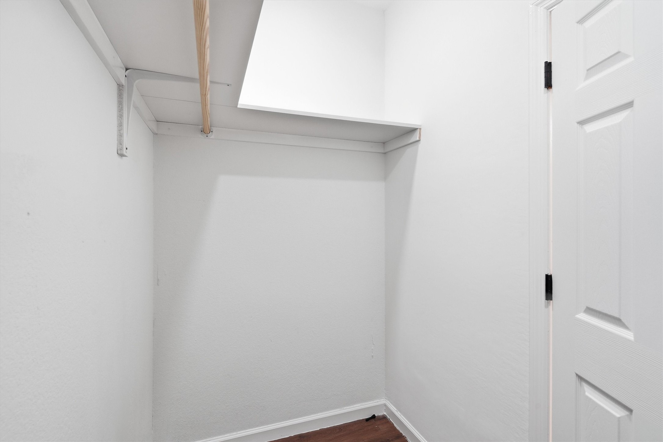 Walk in closet accessible through the en suite