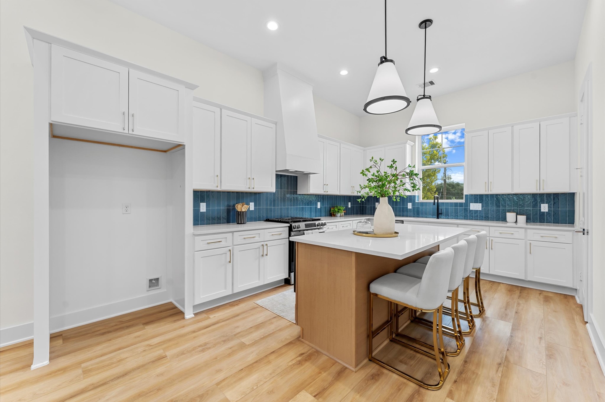 4127 De George Street, Houston, TX 77009