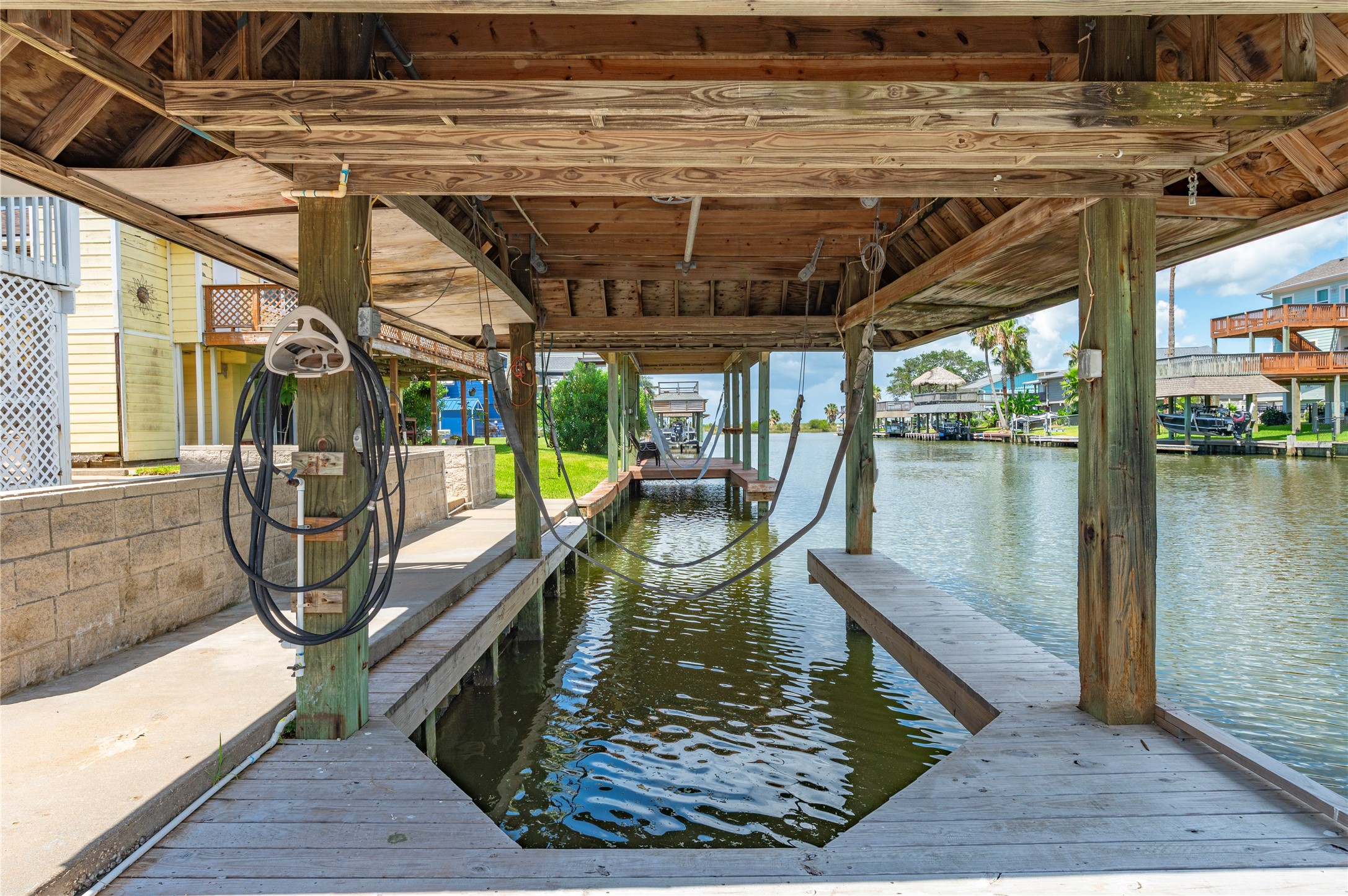920 Bonita Street, Bayou Vista, TX 77563