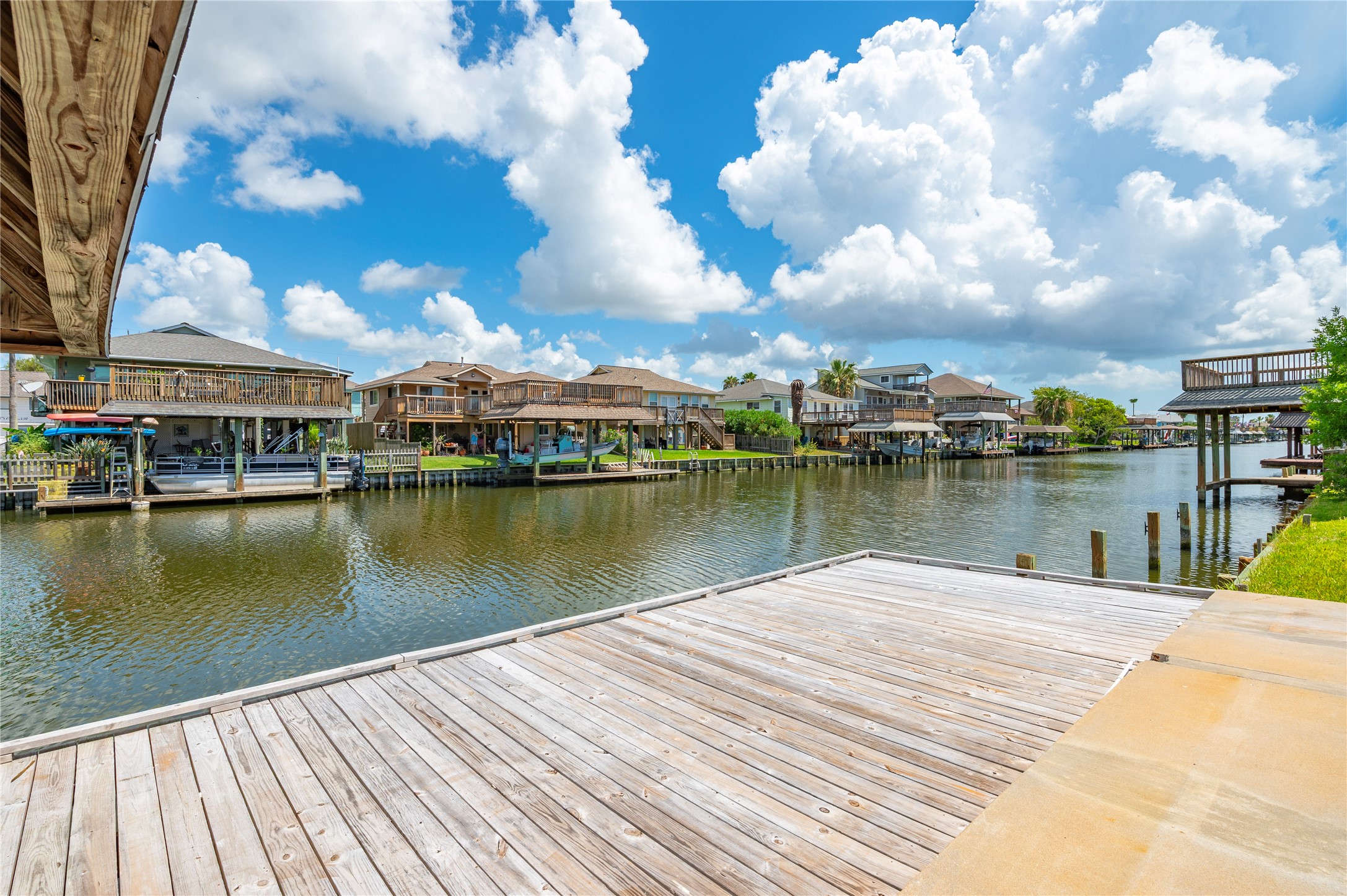 920 Bonita Street, Bayou Vista, TX 77563