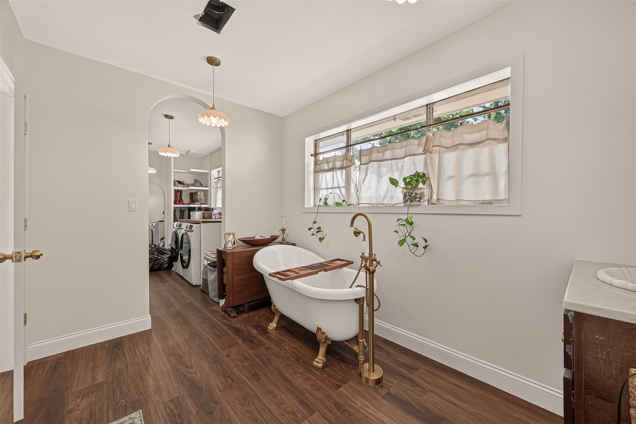 11029 Fm-1764, Santa Fe, TX 77510