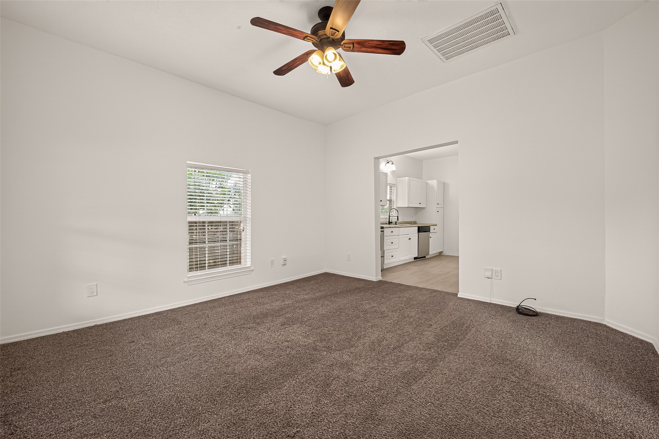 1511 W Dumble Street, Alvin, TX 77511