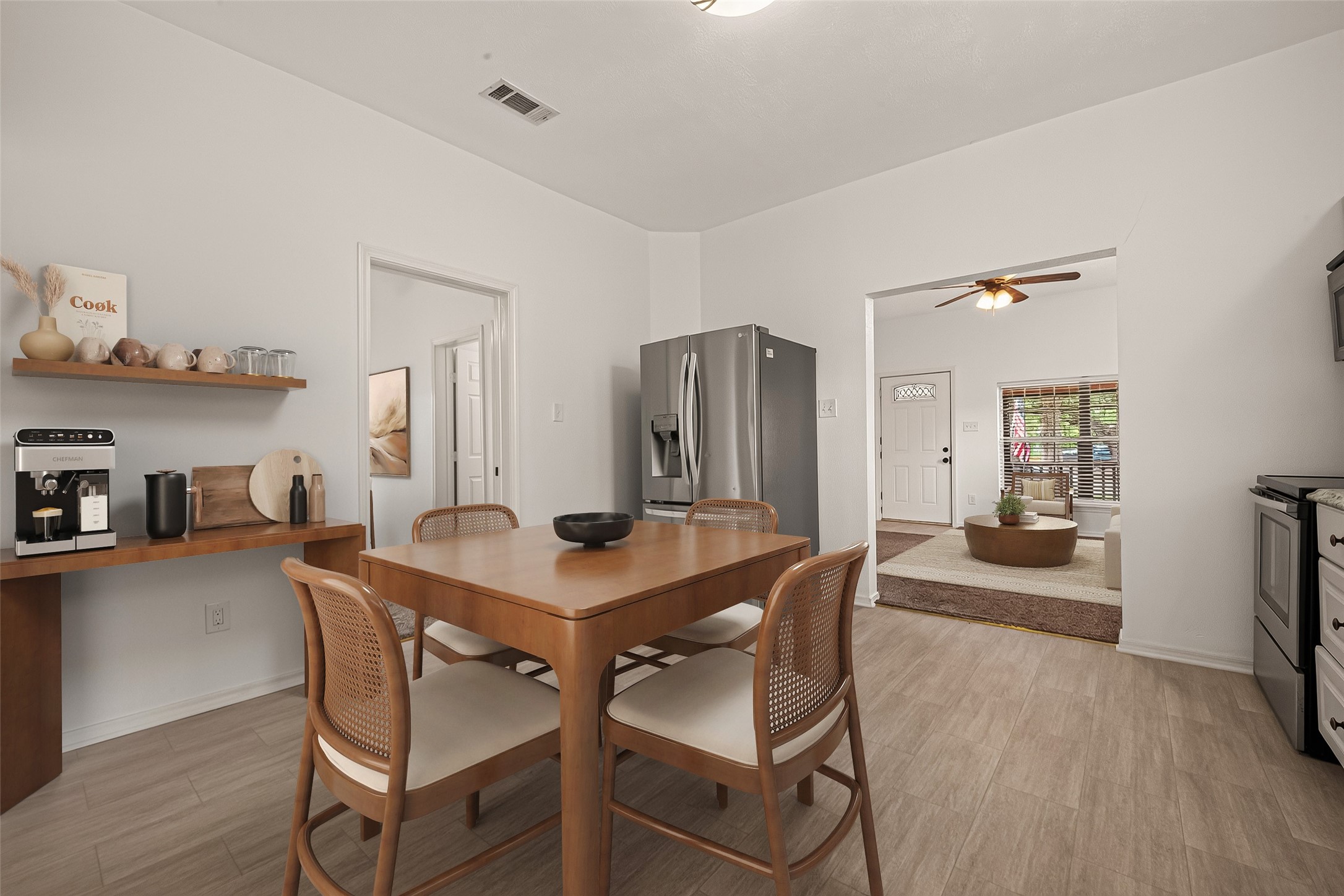 1511 W Dumble Street, Alvin, TX 77511