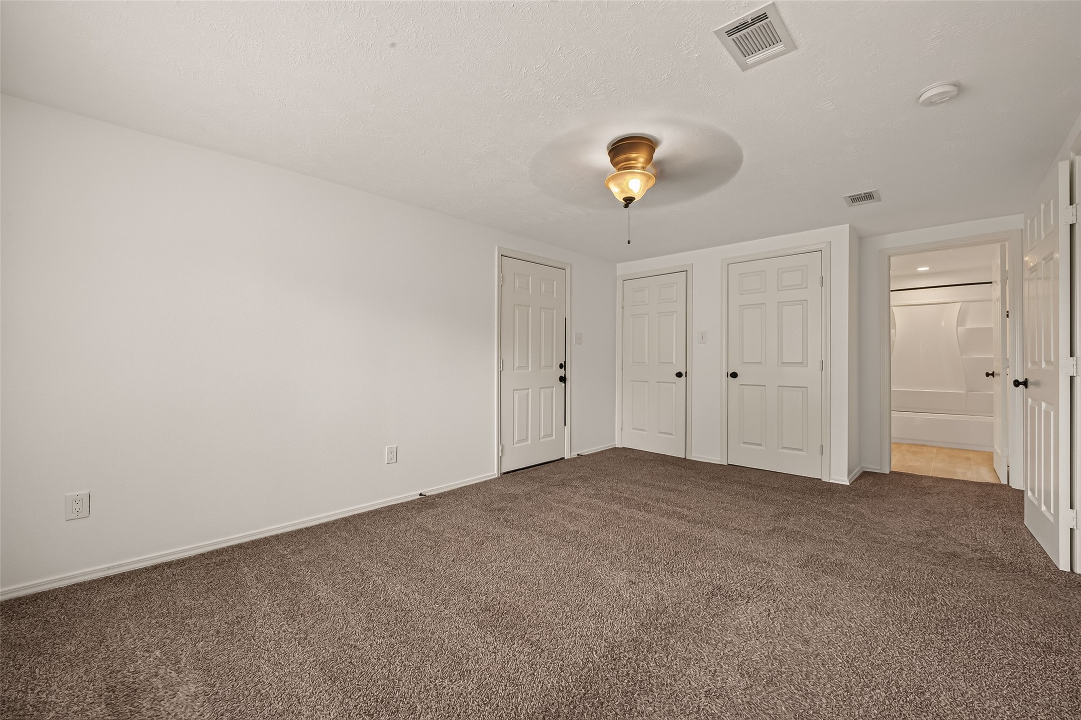 1511 W Dumble Street, Alvin, TX 77511