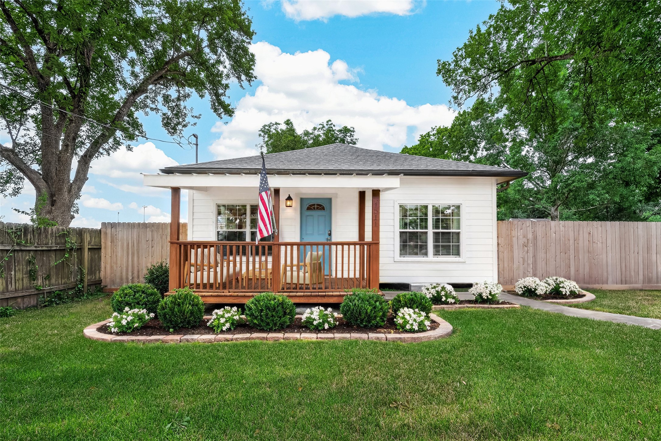 1511 W Dumble Street, Alvin, TX 77511