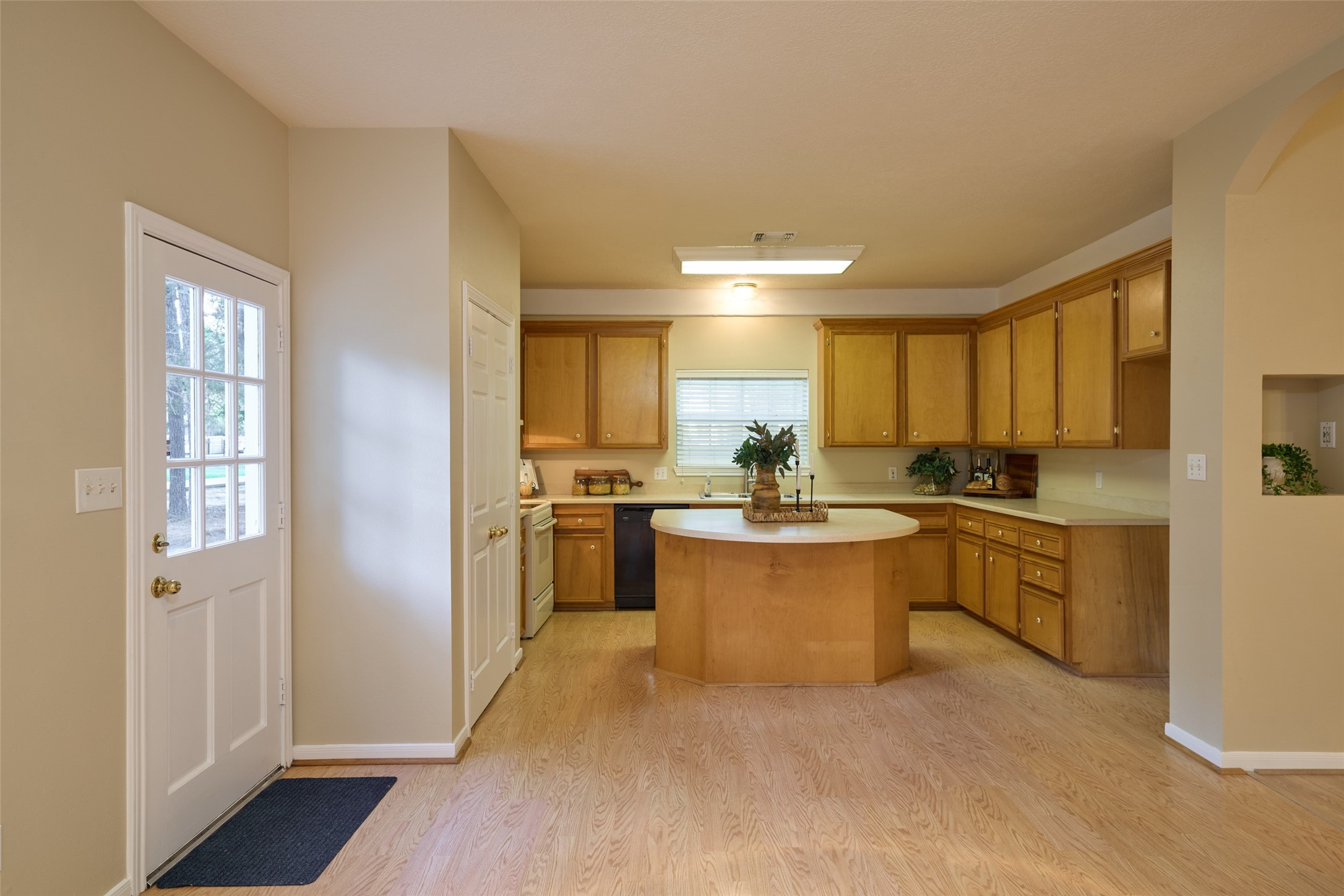 12 Timber Lane, Conroe, TX 77384