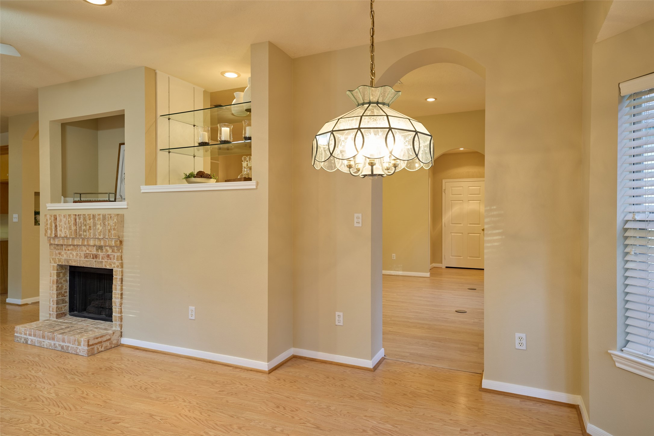 12 Timber Lane, Conroe, TX 77384