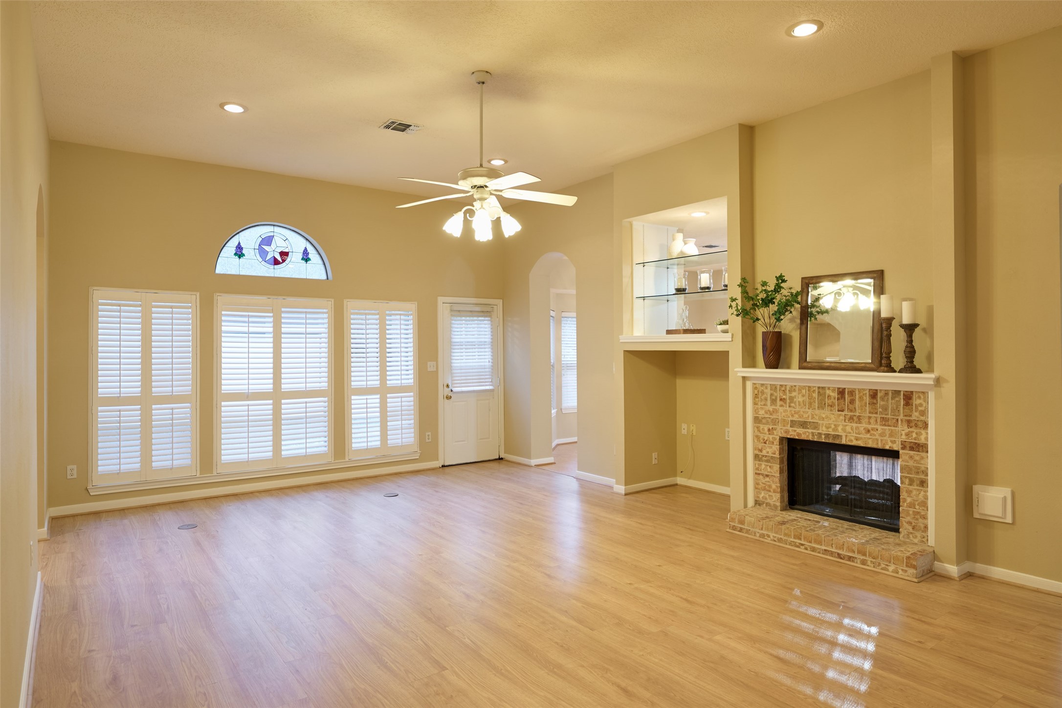 12 Timber Lane, Conroe, TX 77384