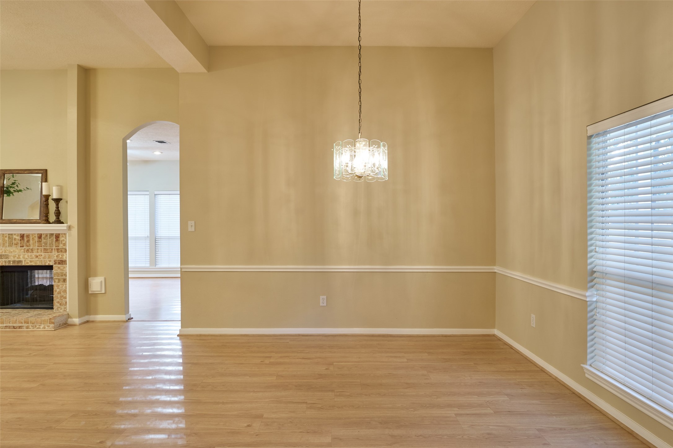 12 Timber Lane, Conroe, TX 77384
