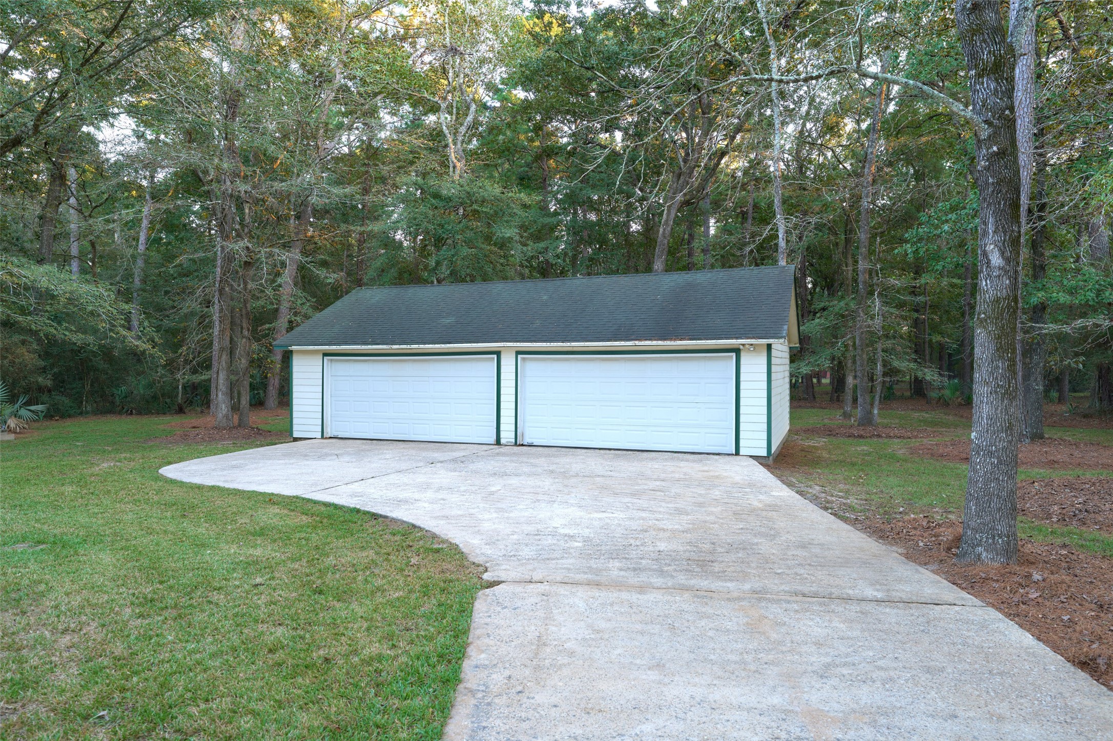 12 Timber Lane, Conroe, TX 77384