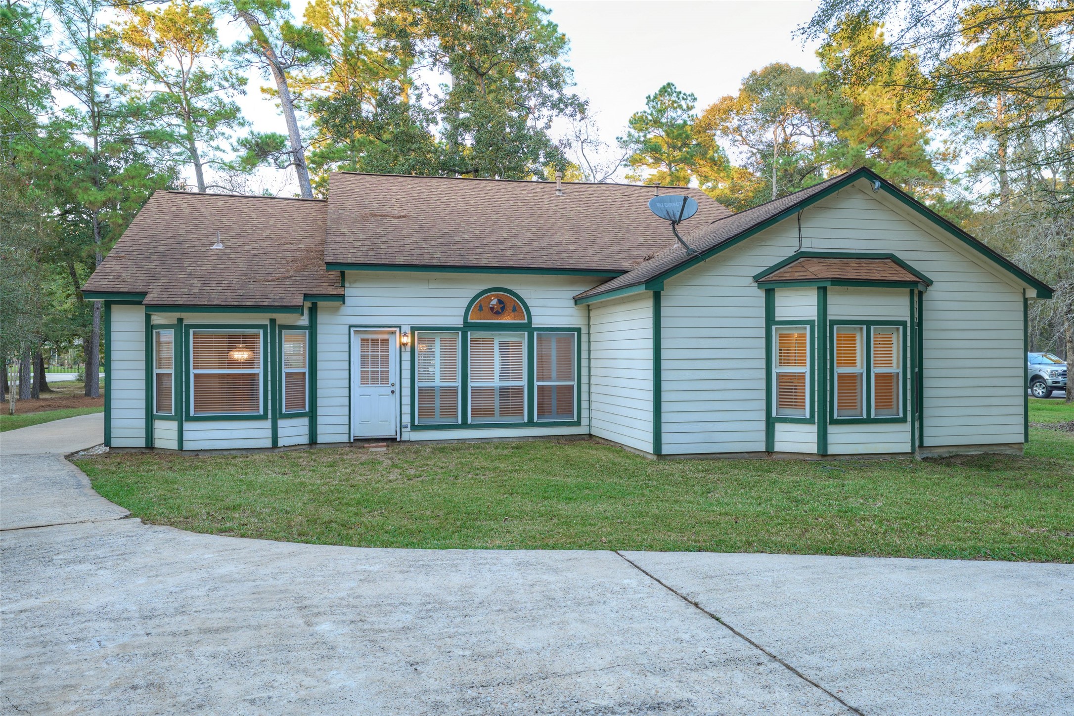 12 Timber Lane, Conroe, TX 77384