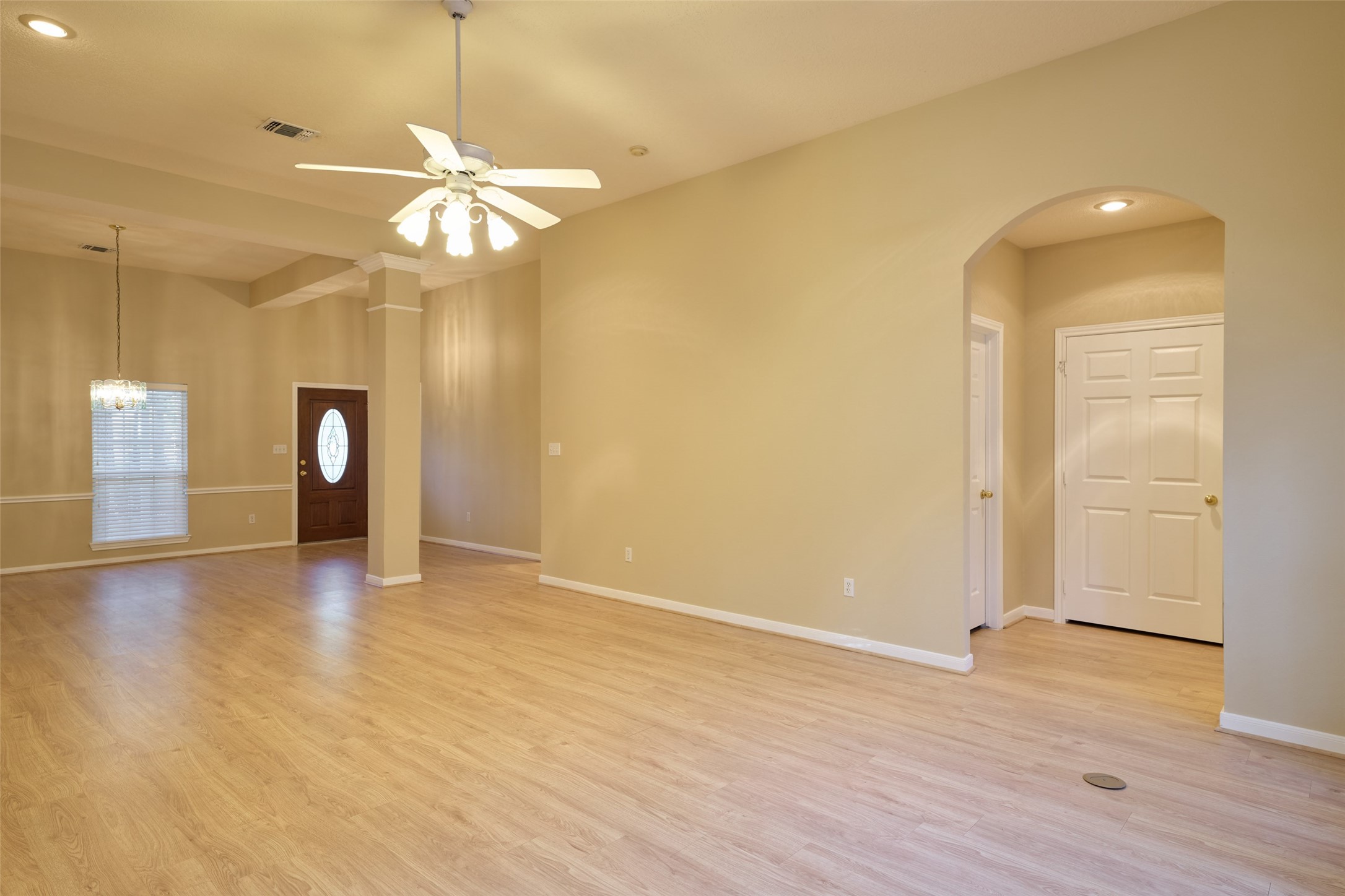 12 Timber Lane, Conroe, TX 77384