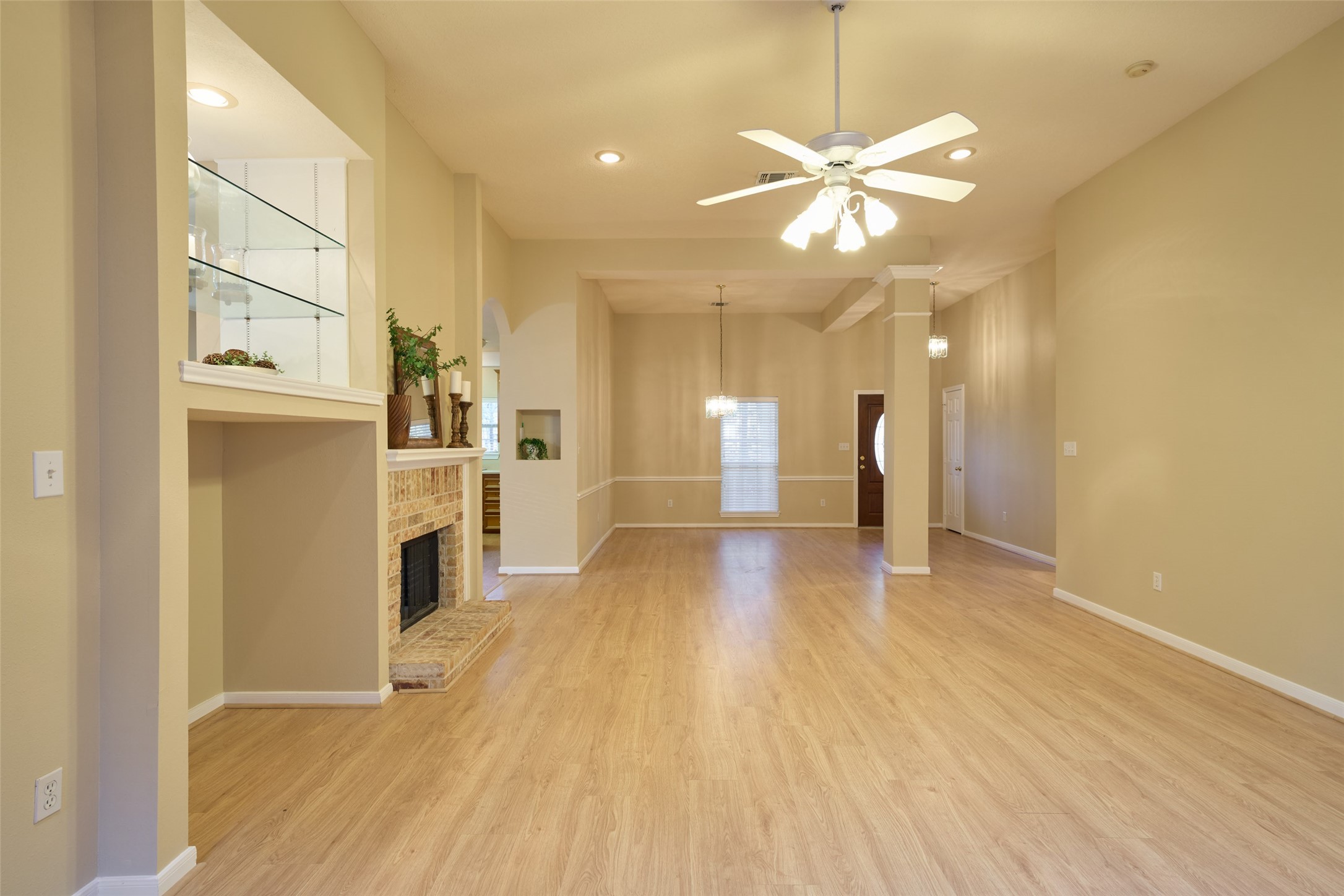 12 Timber Lane, Conroe, TX 77384