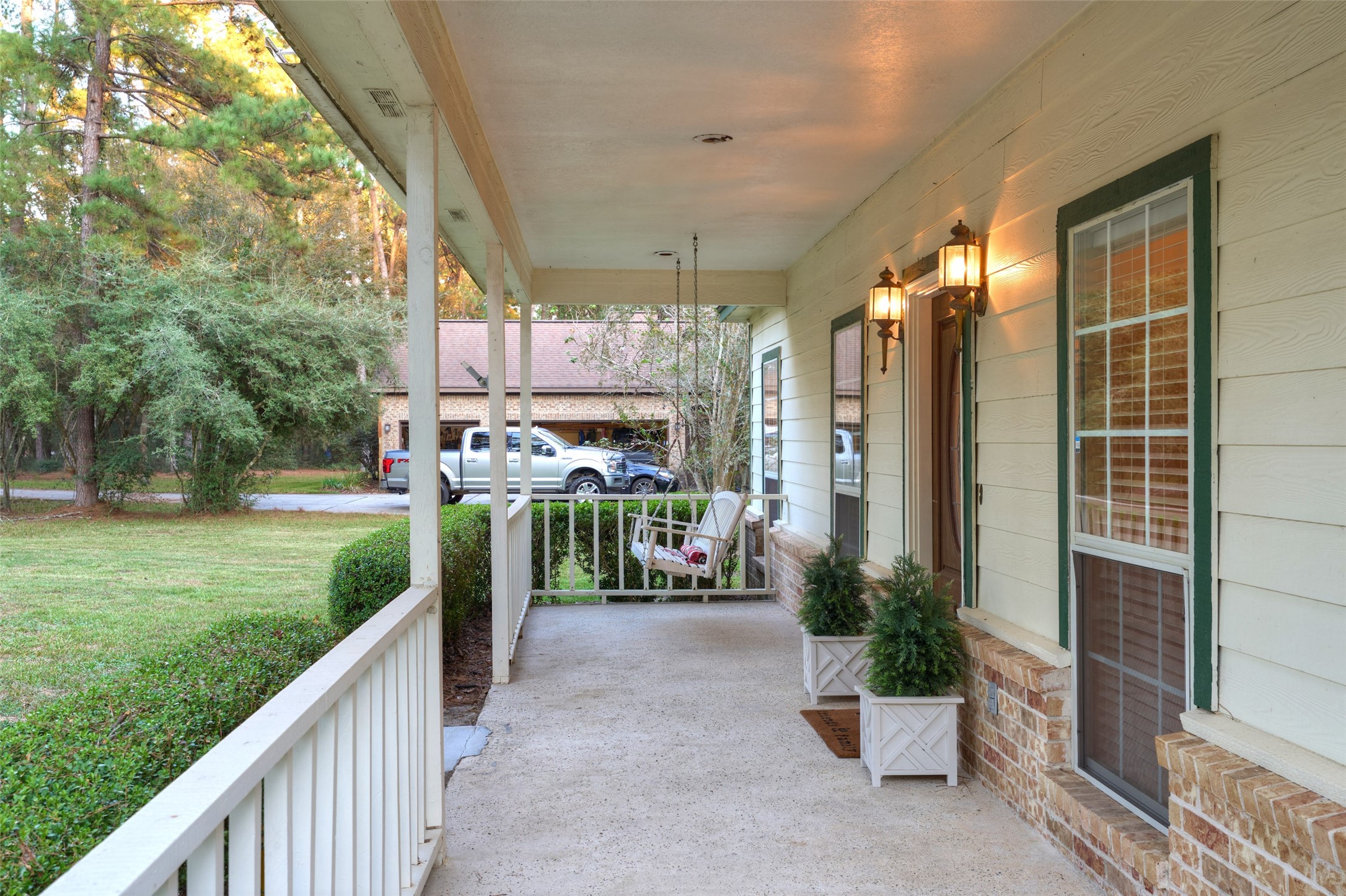 12 Timber Lane, Conroe, TX 77384