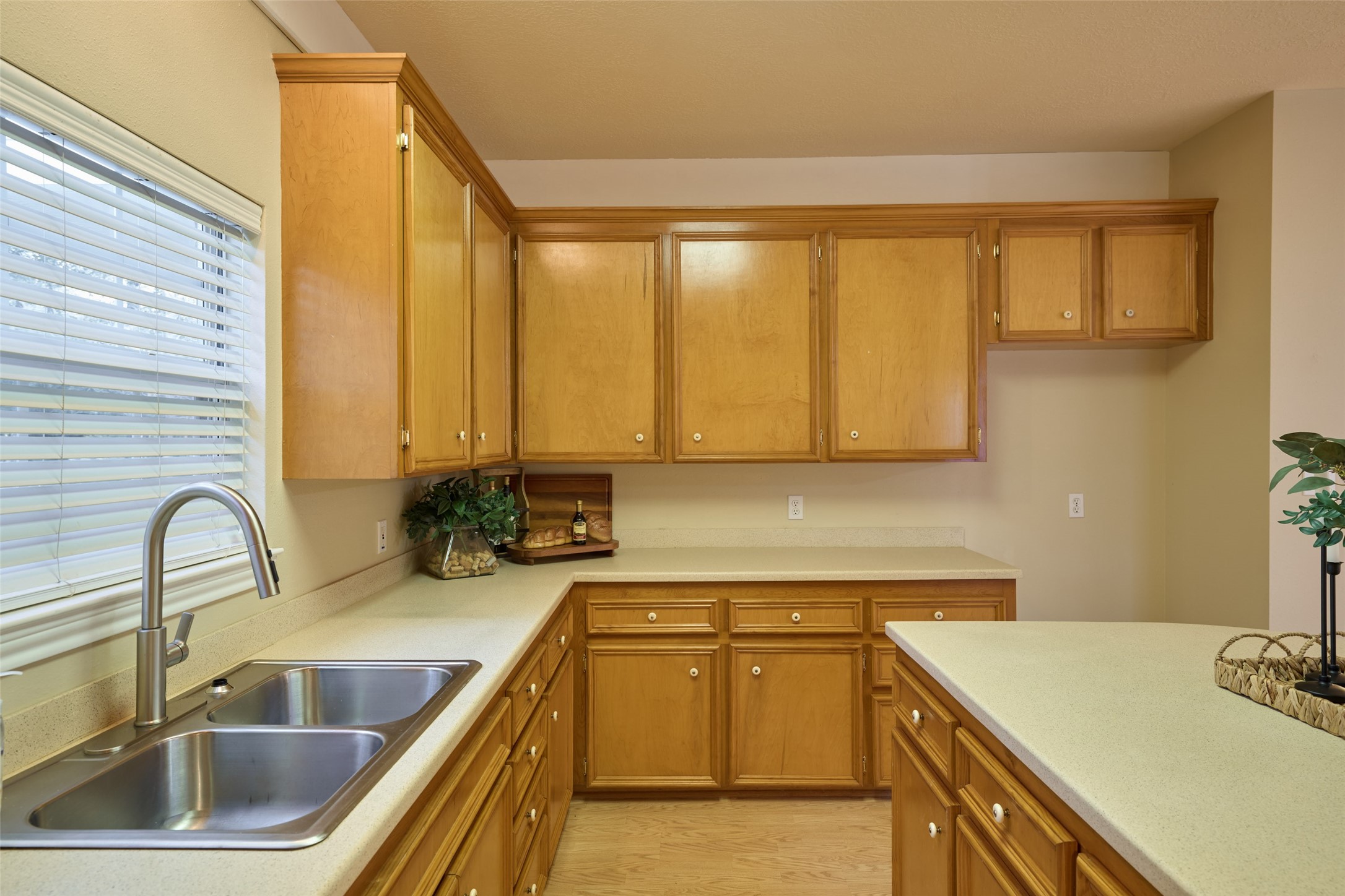 12 Timber Lane, Conroe, TX 77384