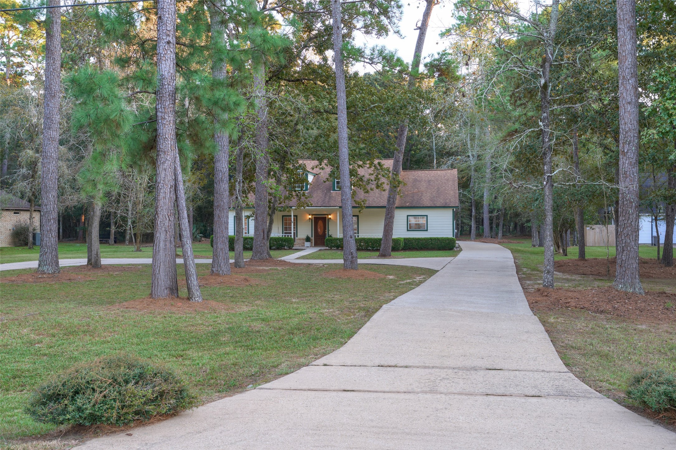 12 Timber Lane, Conroe, TX 77384