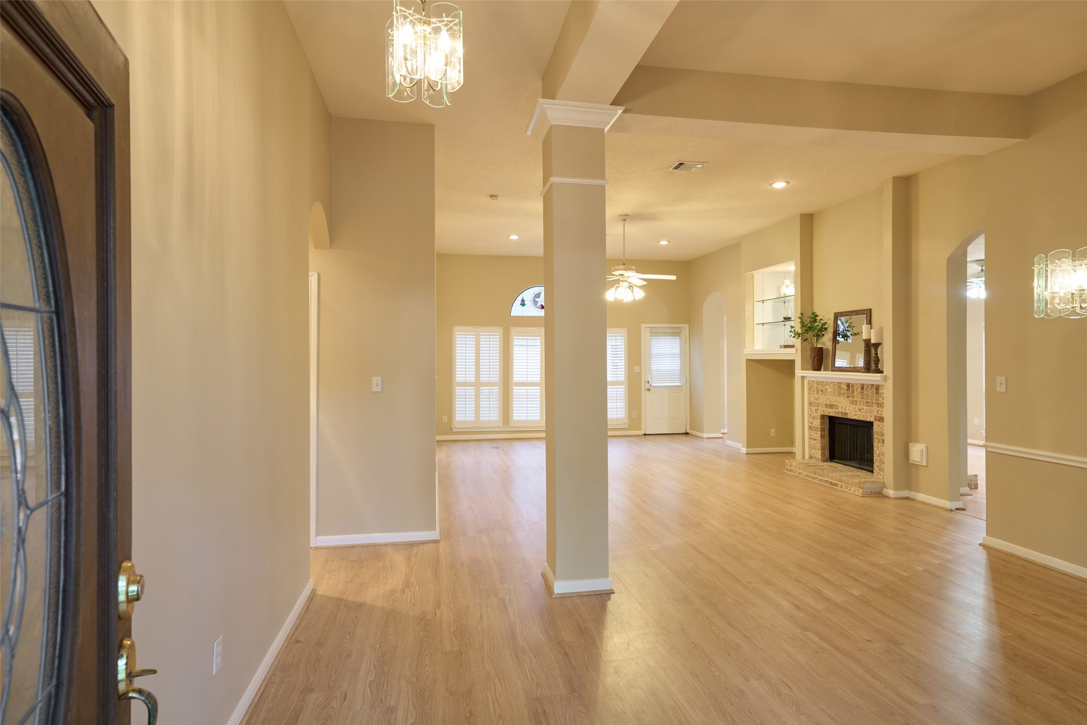 12 Timber Lane, Conroe, TX 77384