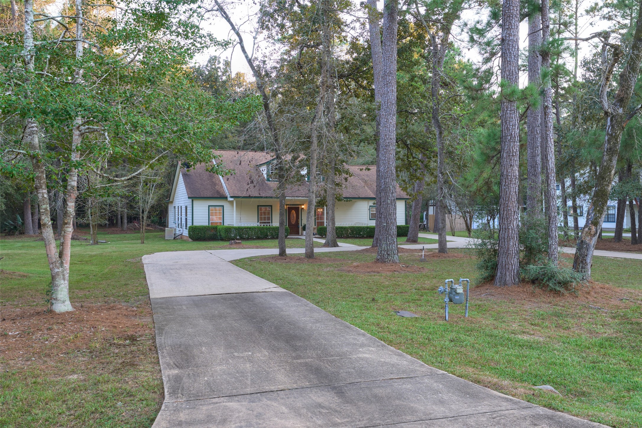12 Timber Lane, Conroe, TX 77384