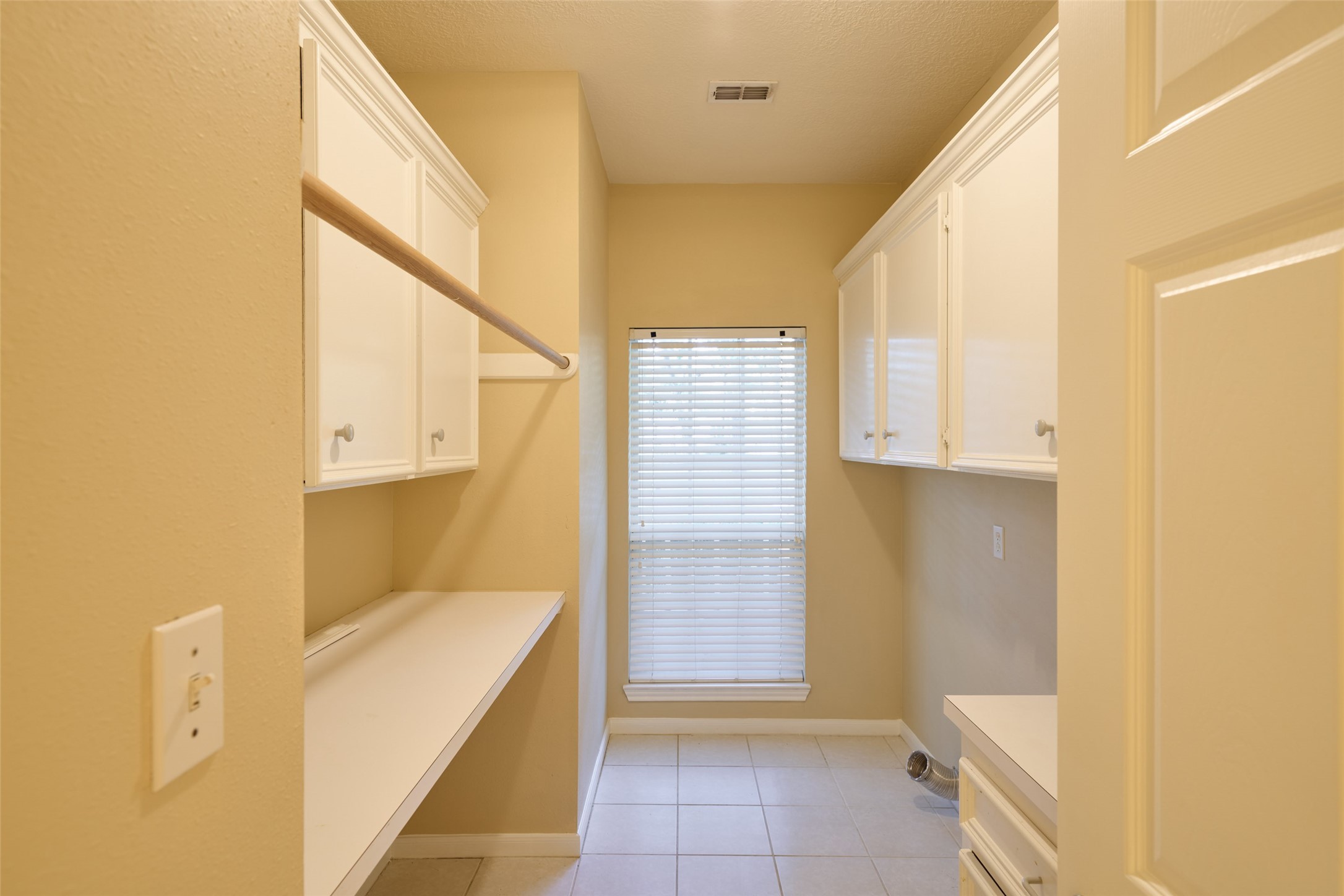 12 Timber Lane, Conroe, TX 77384