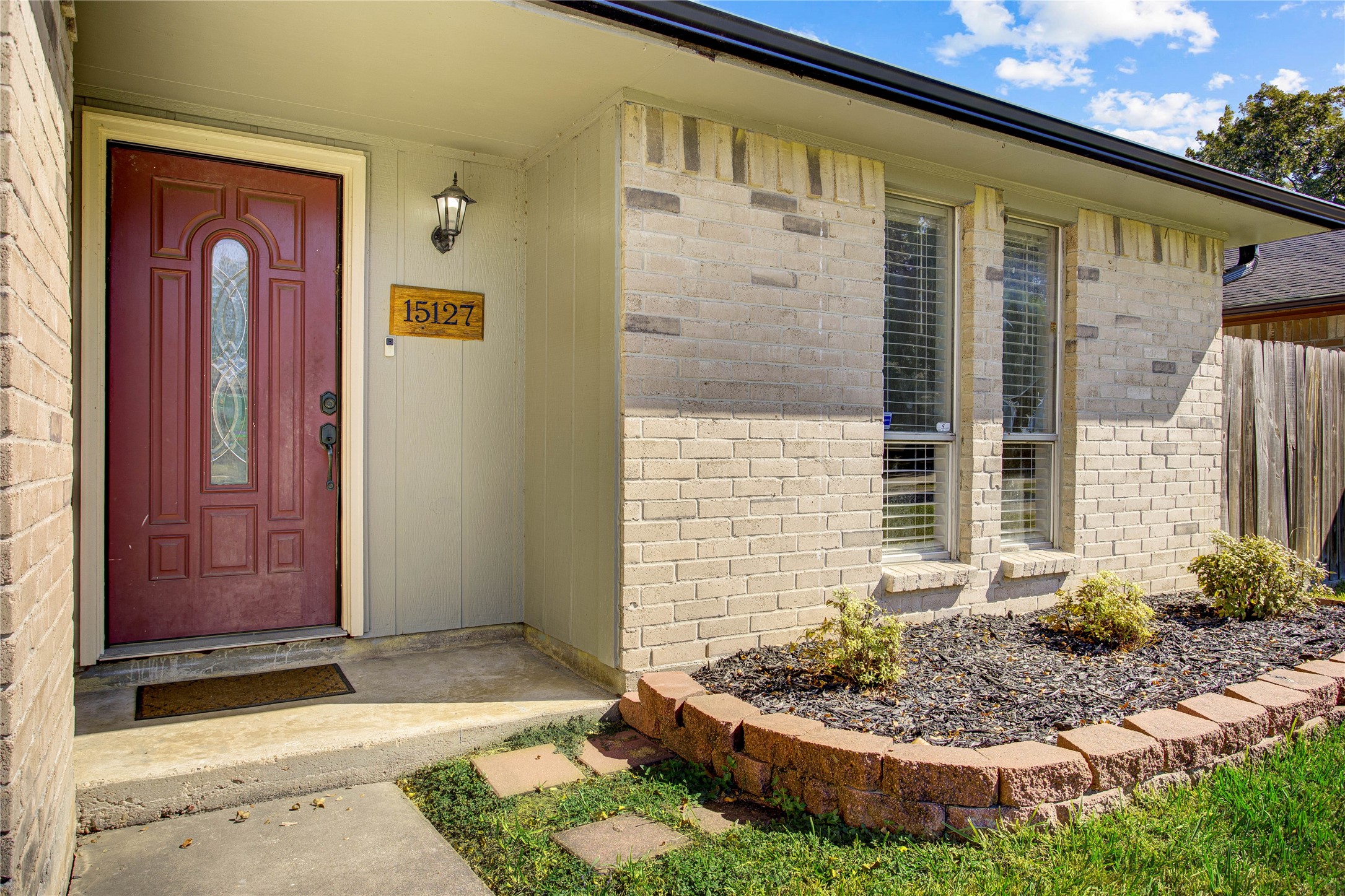 Cute little front porch as you walk up Cute little front porch as you walk up