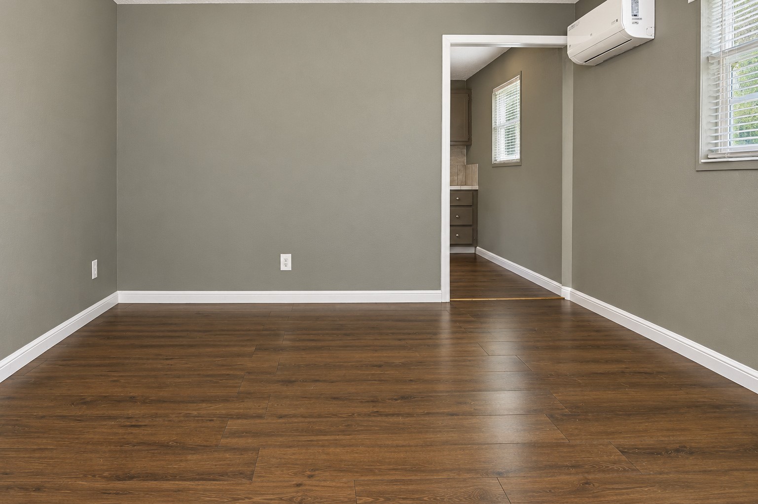 Spacious multiuse  room.