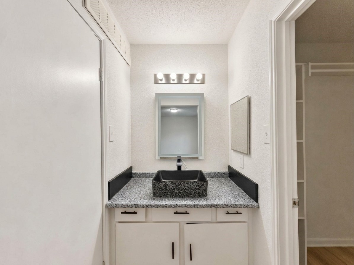 9550 Deering Drive, #509, Houston, TX 77036