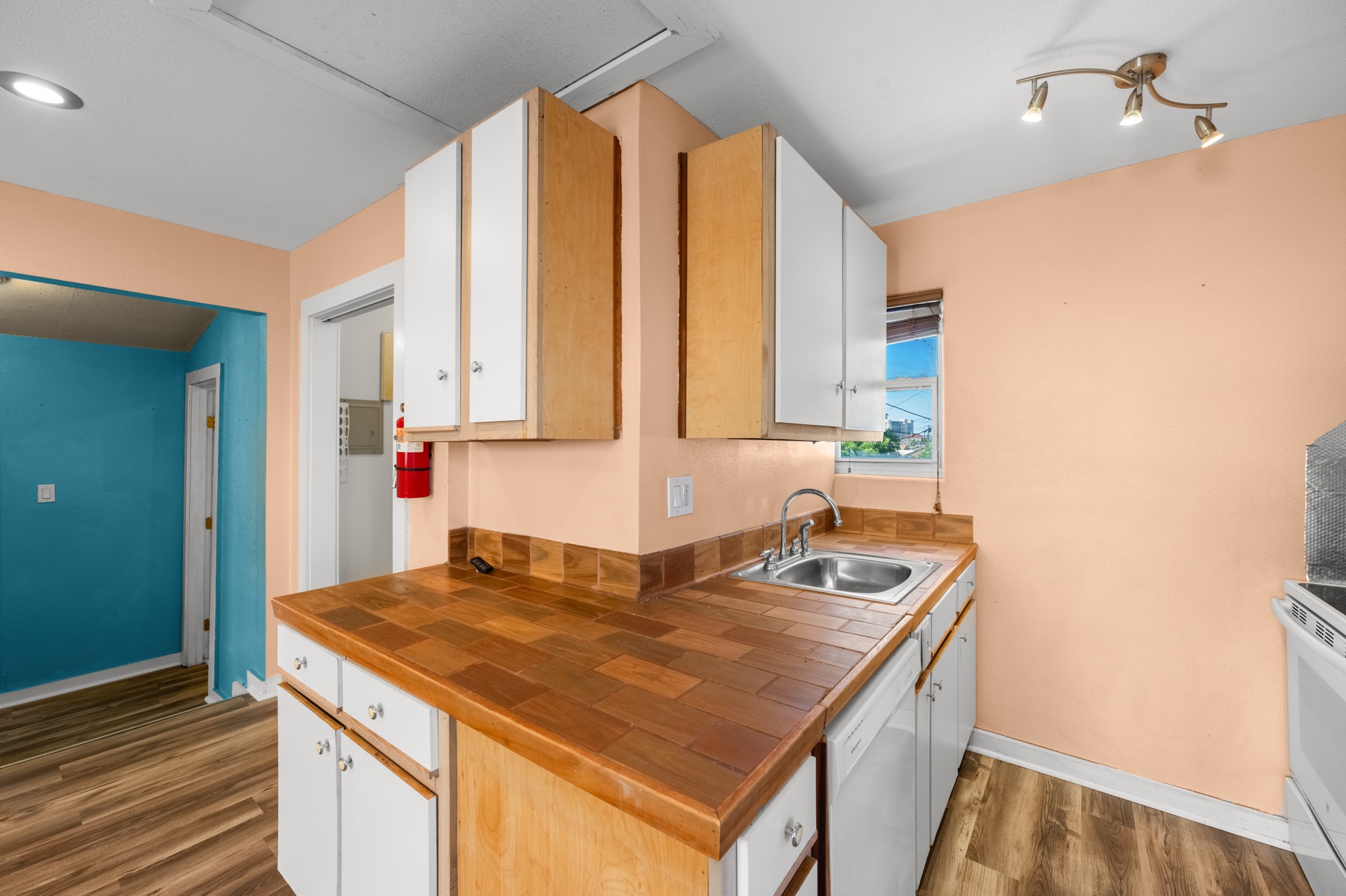 Garage Apt Kitchen