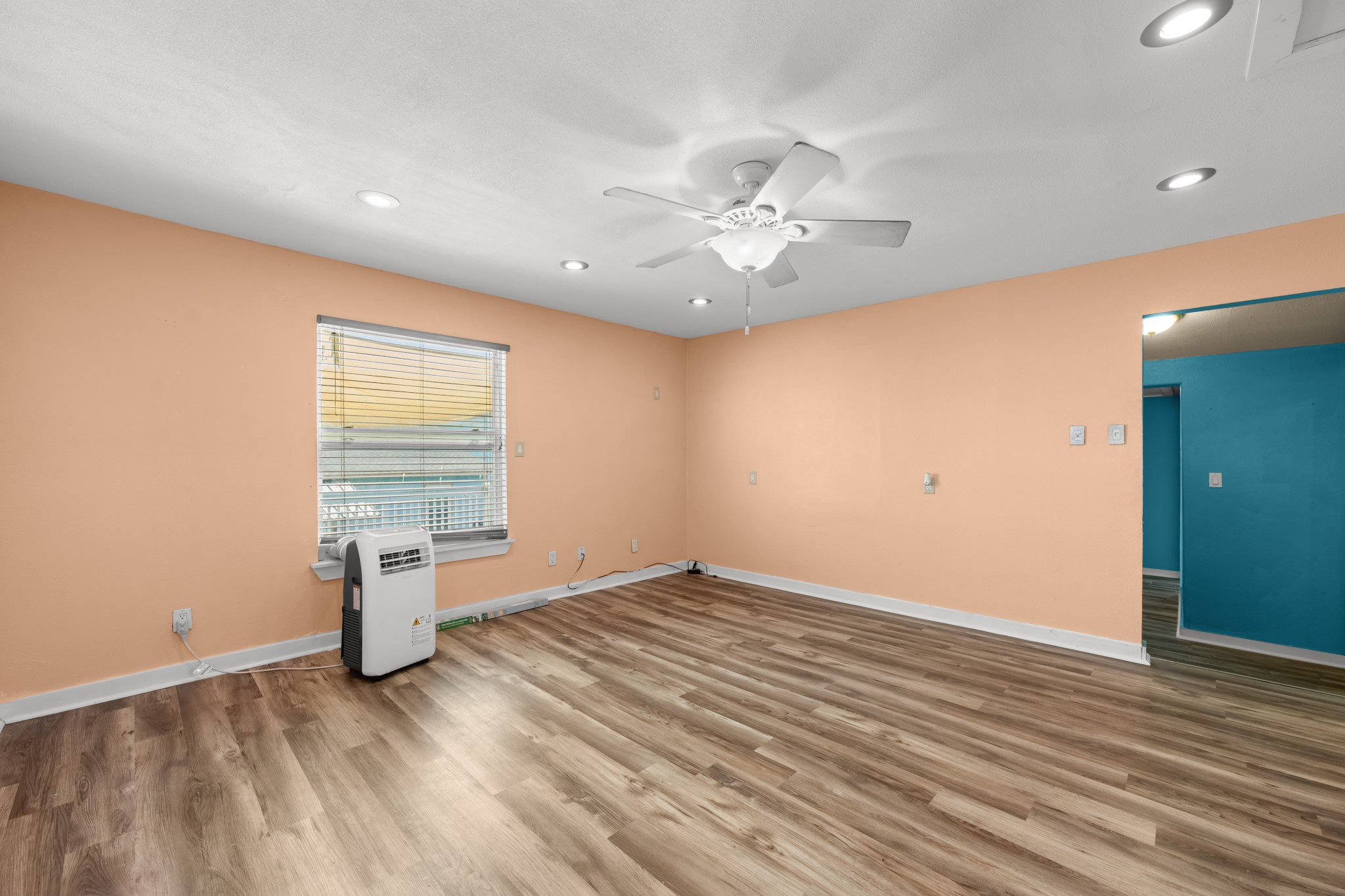 Garage Apt Living Room
