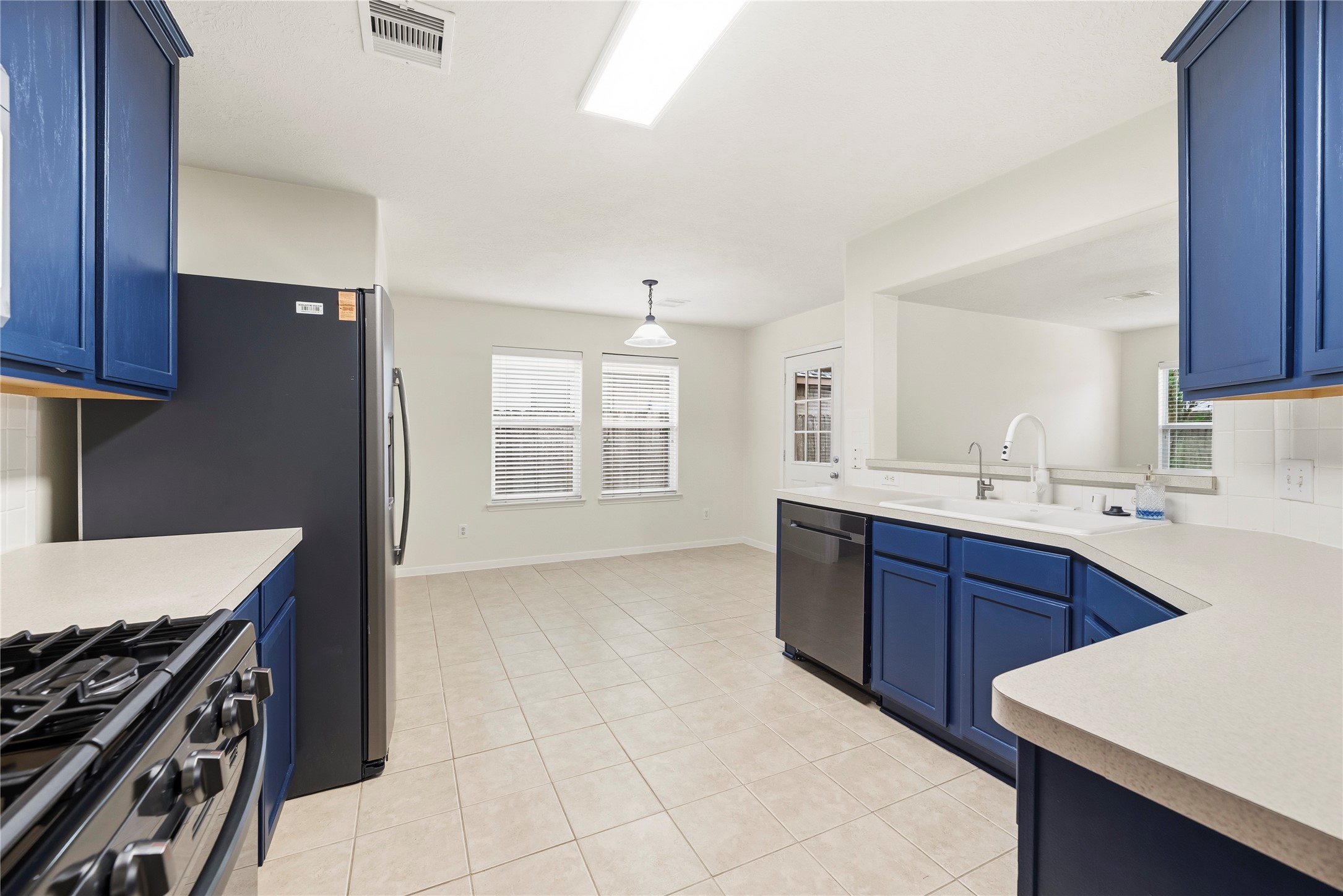 Another view of the kitchen.