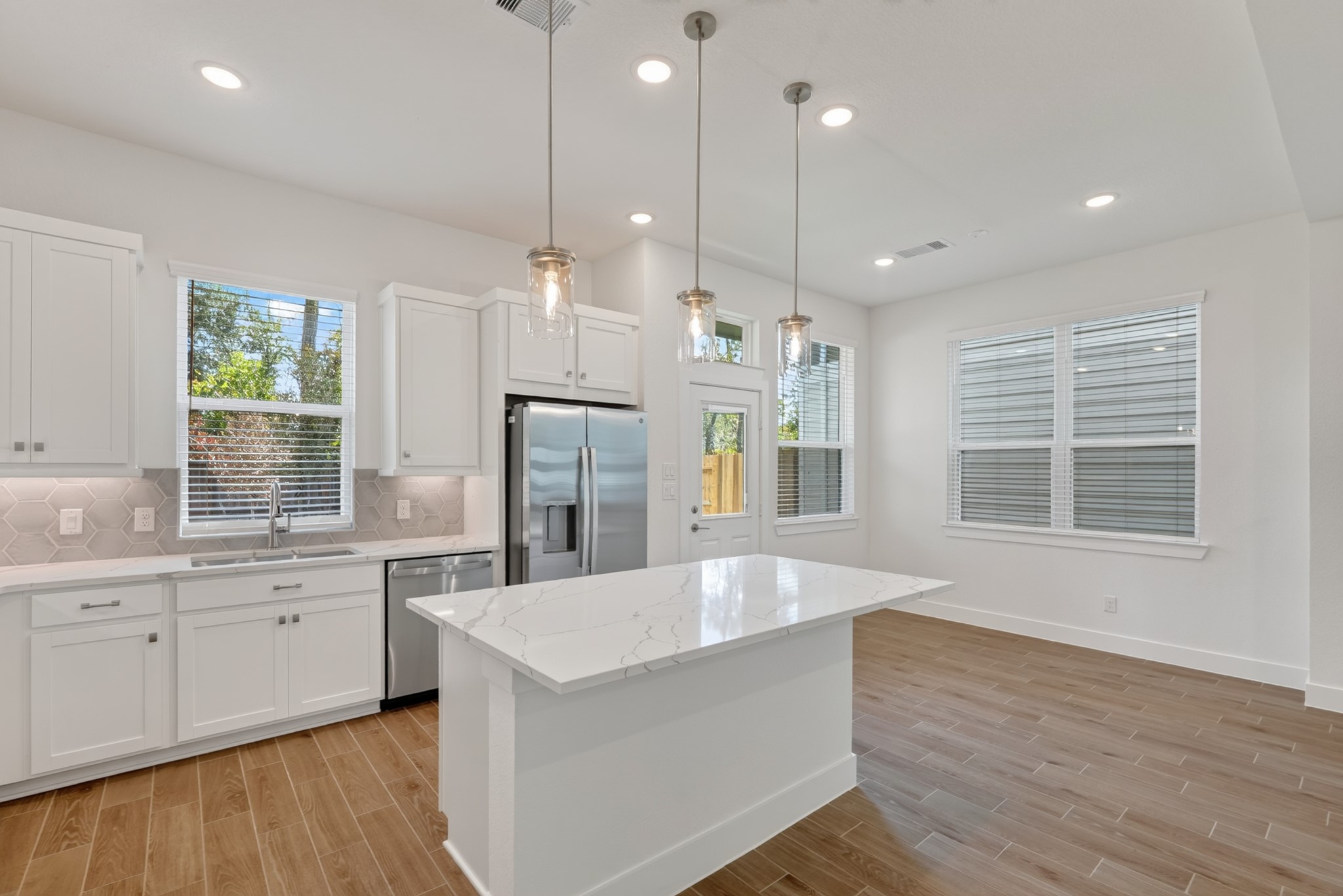 536 Red Cascade Trail, Willis, TX 77318