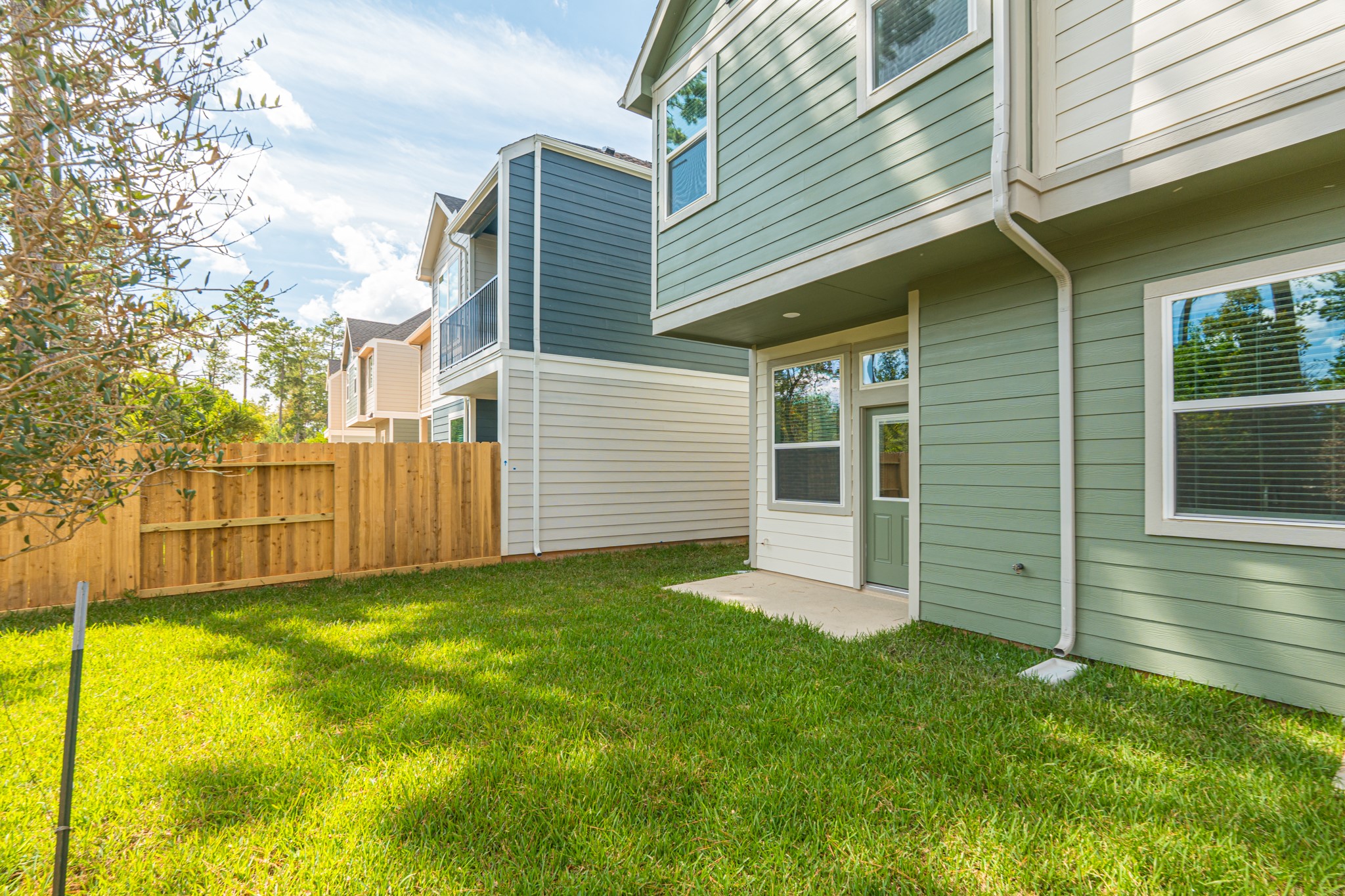 536 Red Cascade Trail, Willis, TX 77318