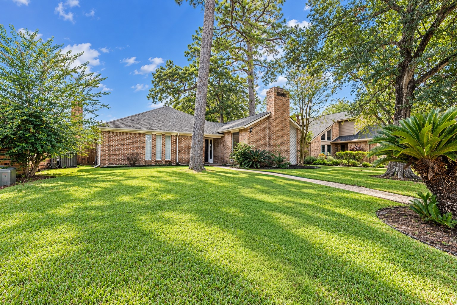 5895 Southern Hills Drive, Houston, TX 77069