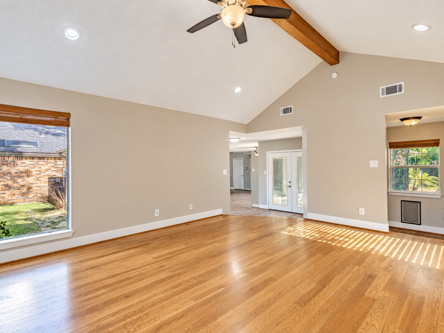 5895 Southern Hills Drive, Houston, TX 77069 5895 Southern Hills Drive, Houston, TX 77069