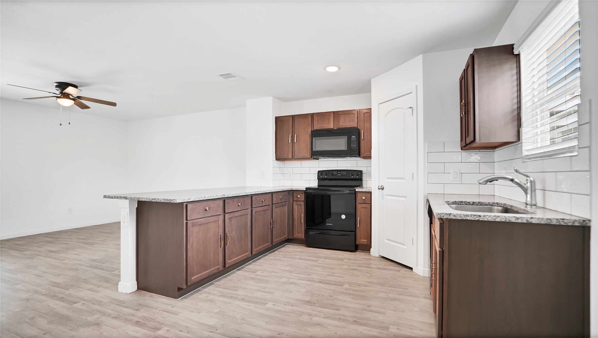 16963 Marie Village Drive, Conroe, TX 77306