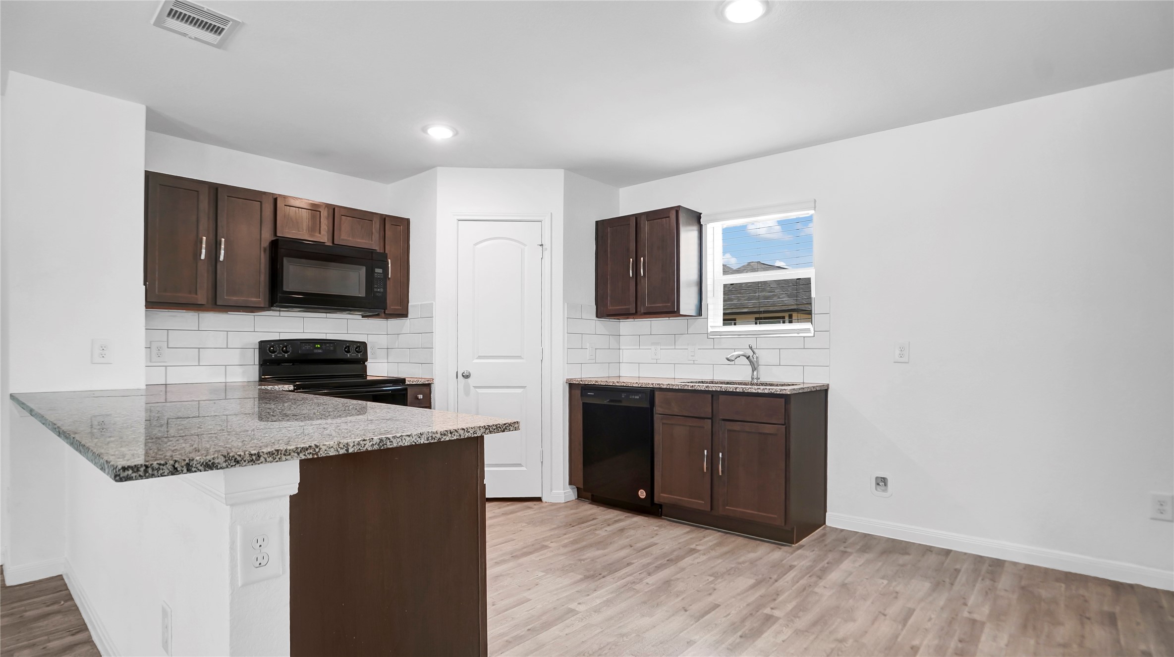 16963 Marie Village Drive, Conroe, TX 77306