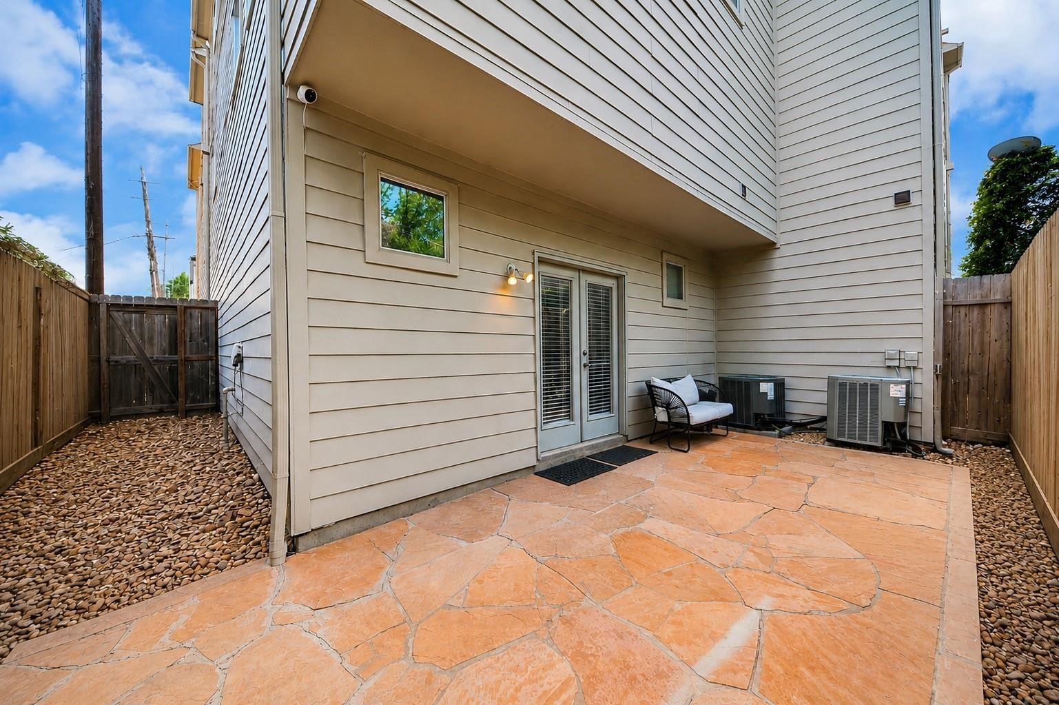1406 Stanford Street, #D, Houston, TX 77019 1406 Stanford Street, #D, Houston, TX 77019