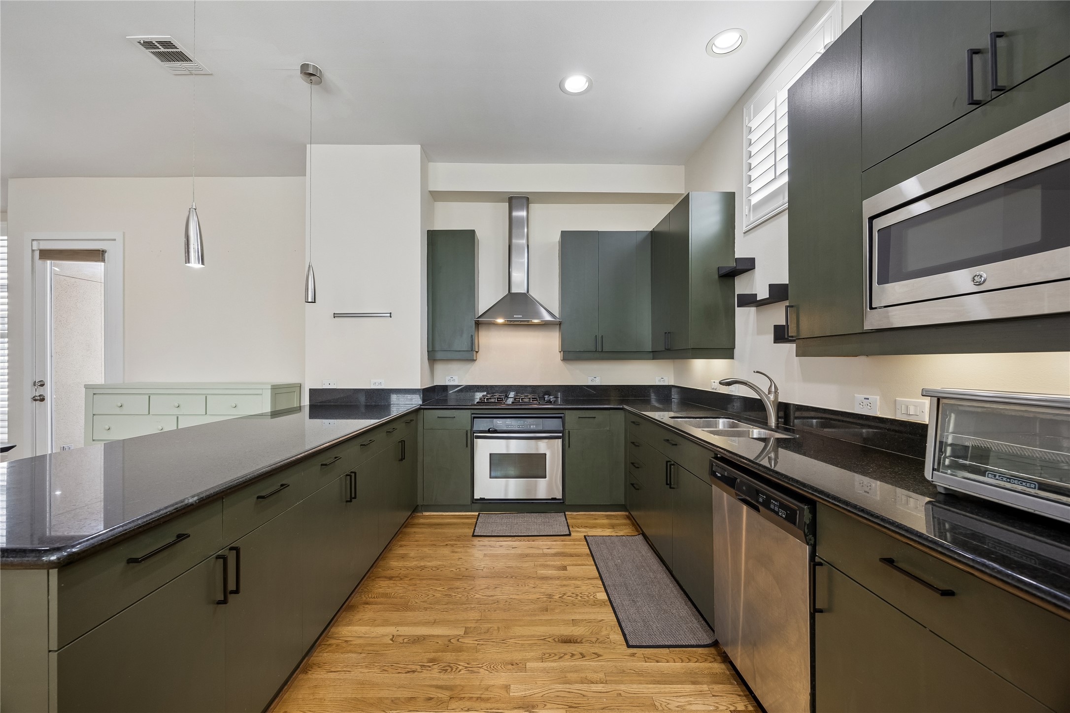 1406 Stanford Street, #D, Houston, TX 77019 1406 Stanford Street, #D, Houston, TX 77019