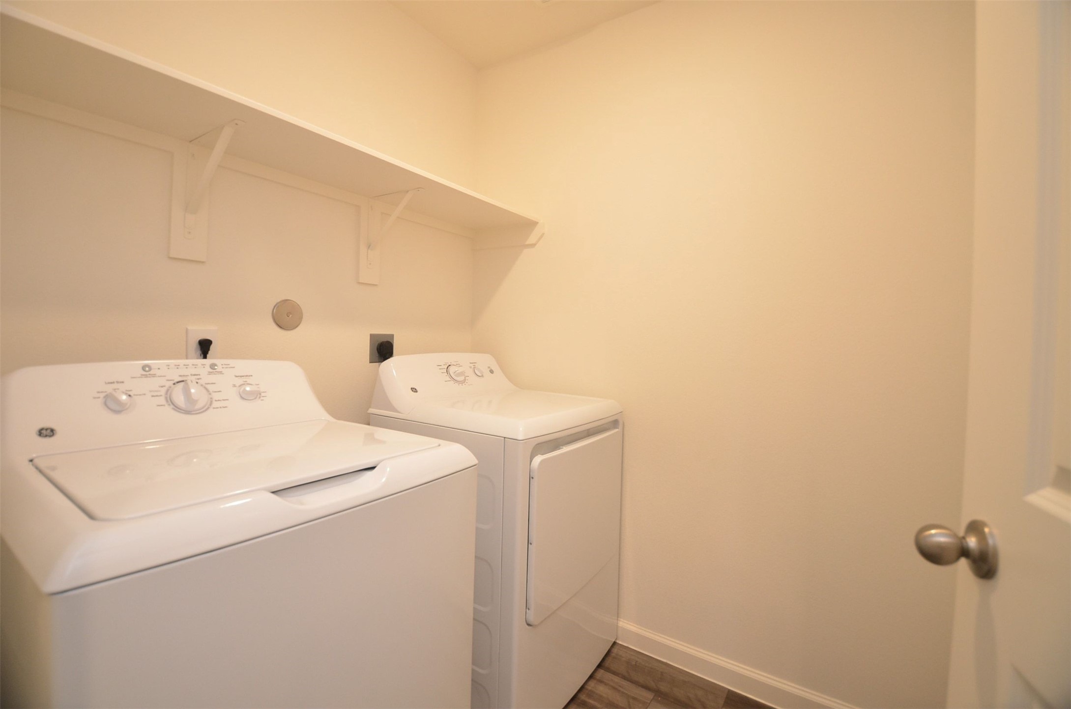 Full Size Washer & Dryer