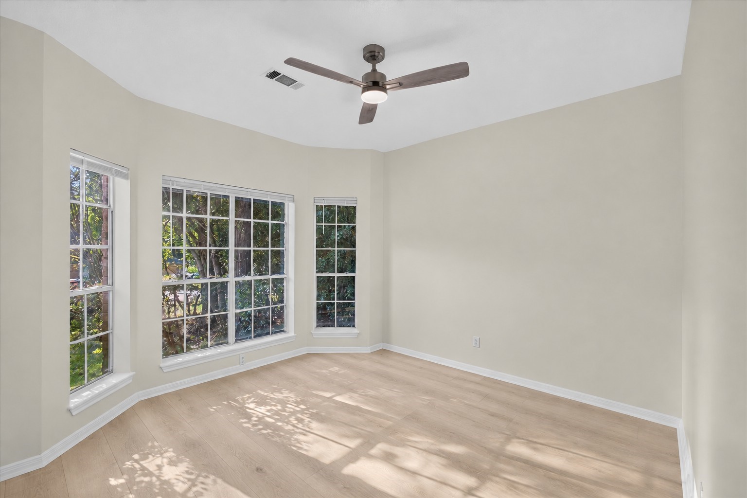 120 Hiwon Drive, Conroe, TX 77304