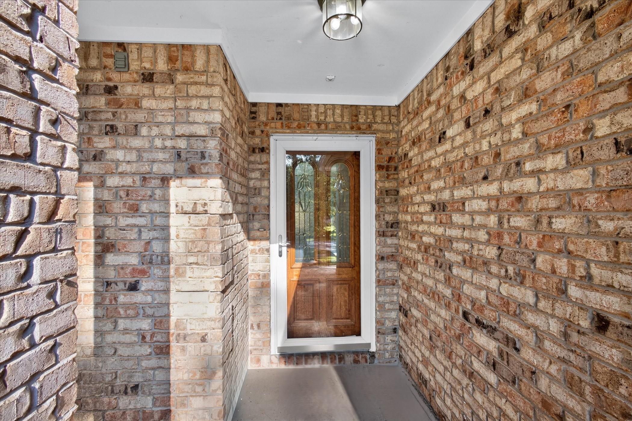 120 Hiwon Drive, Conroe, TX 77304
