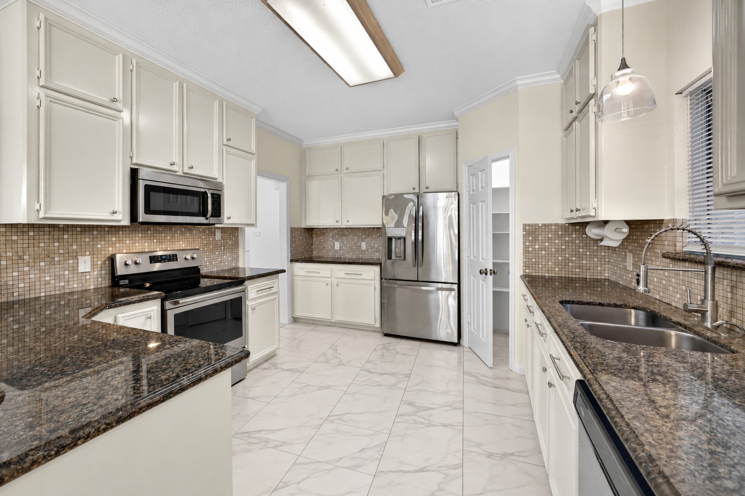 120 Hiwon Drive, Conroe, TX 77304