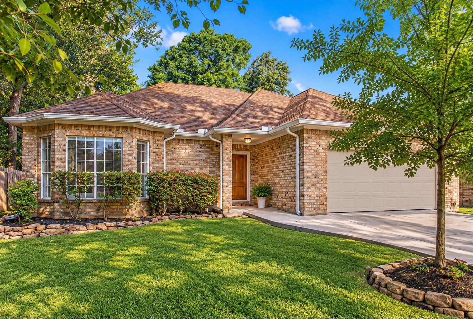 120 Hiwon Drive, Conroe, TX 77304 120 Hiwon Drive, Conroe, TX 77304