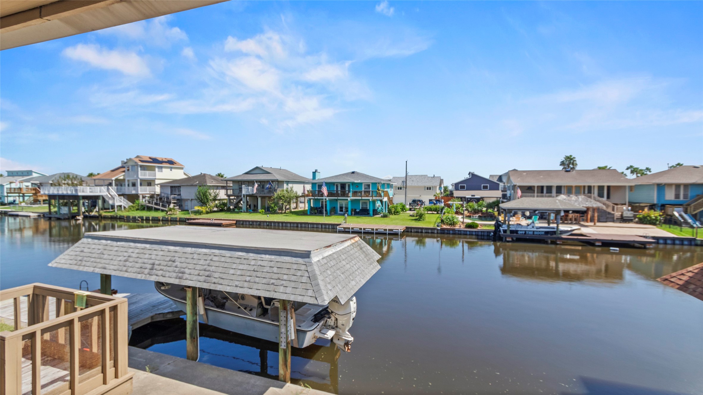 1097 Redfish Street, Bayou Vista, TX 77563