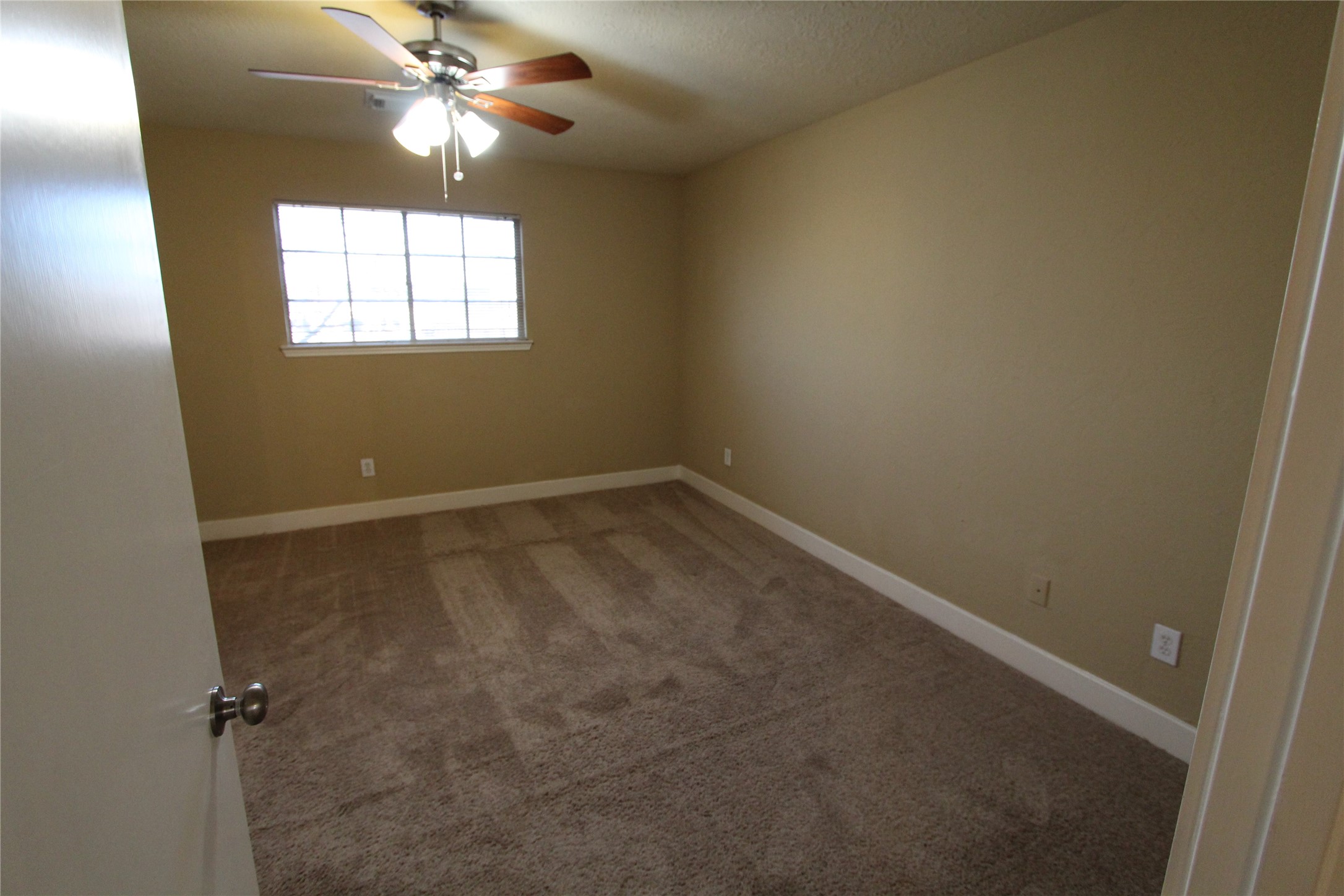 9515 Farrell Drive, Houston, TX 77070