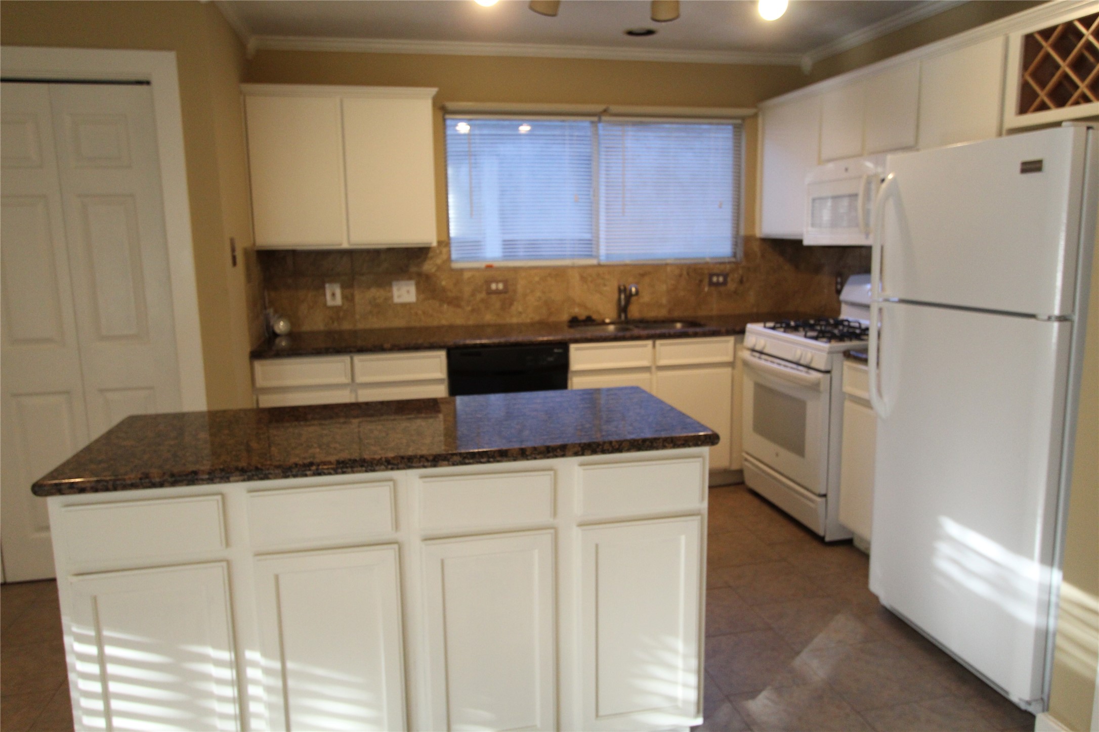 9515 Farrell Drive, Houston, TX 77070