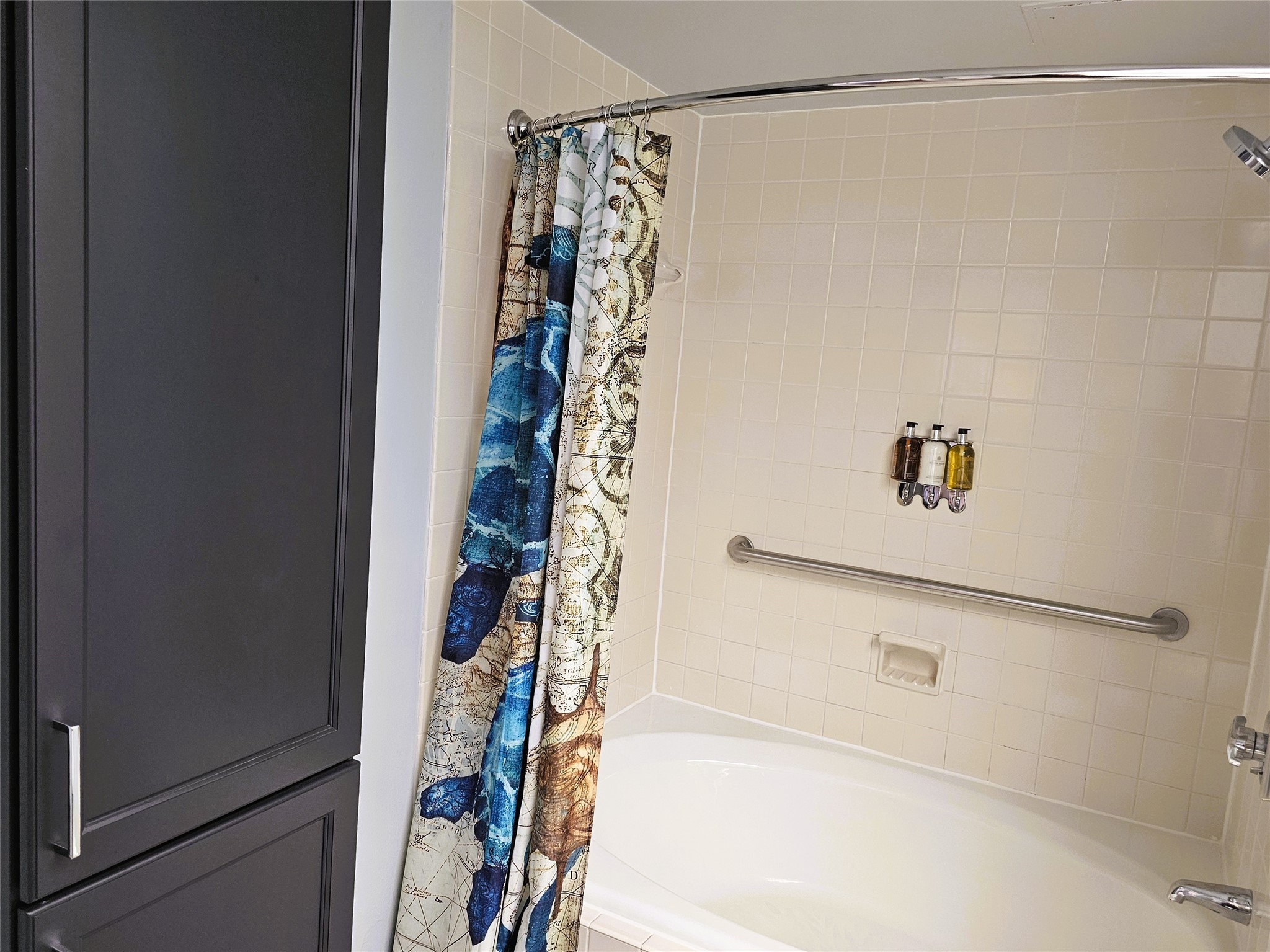 Primary Bathtub