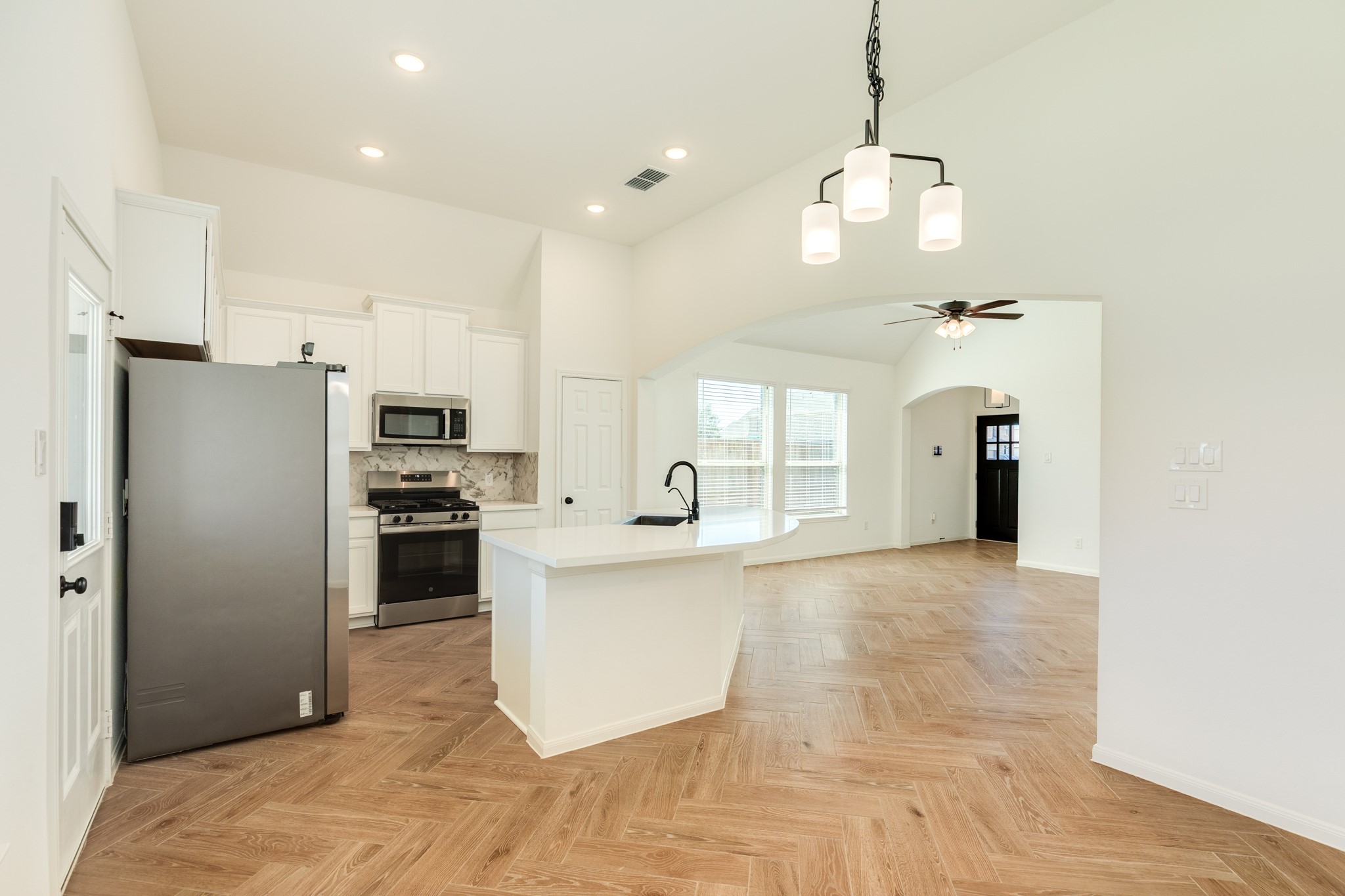 3602 Cardinal Pointe Drive, Angleton, TX 77515