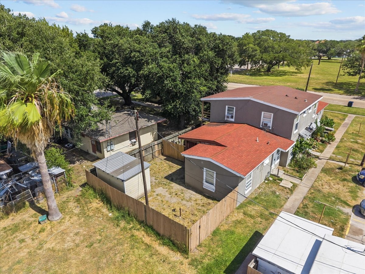 Private back yard! Private back yard!