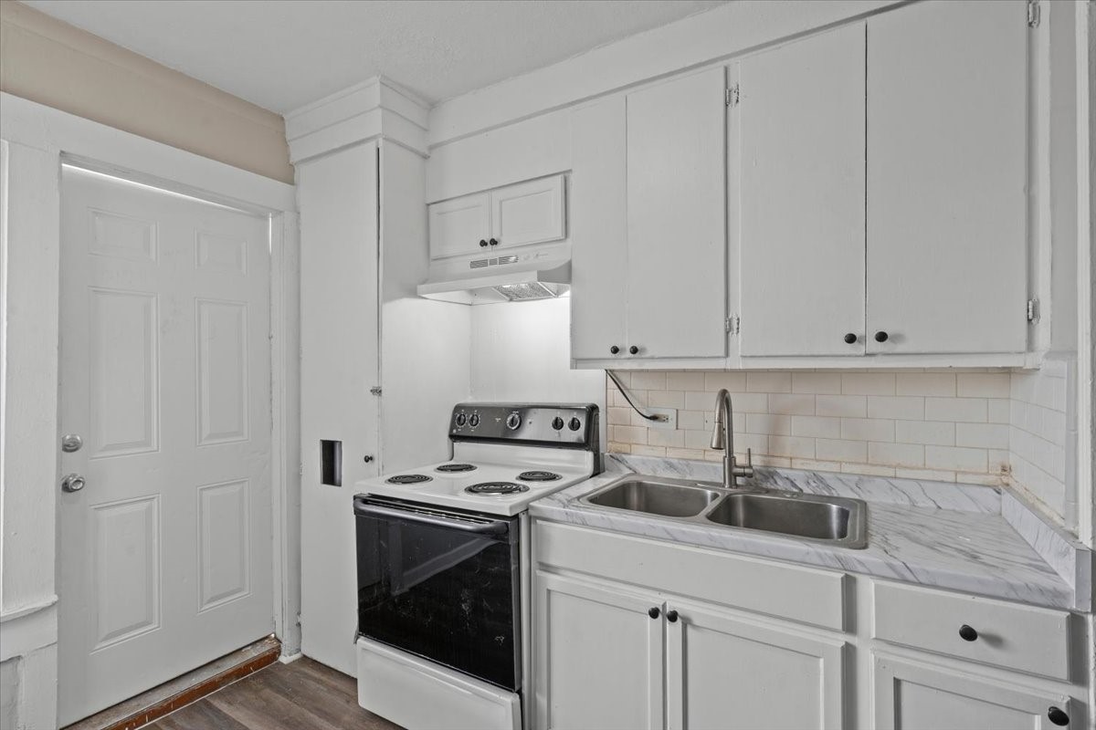 White cabinets and fresh paint. White cabinets and fresh paint.