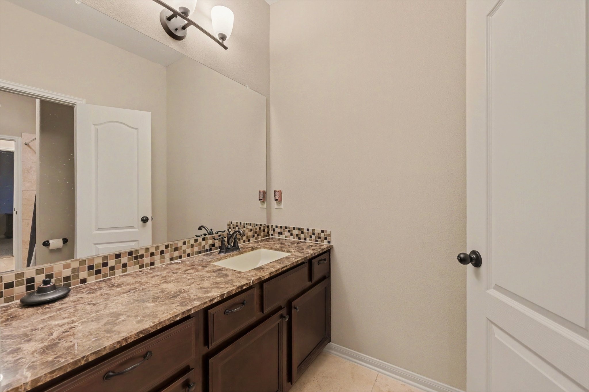 Another view of the upstairs Jack-n-Jill serving the two secondary bedrooms